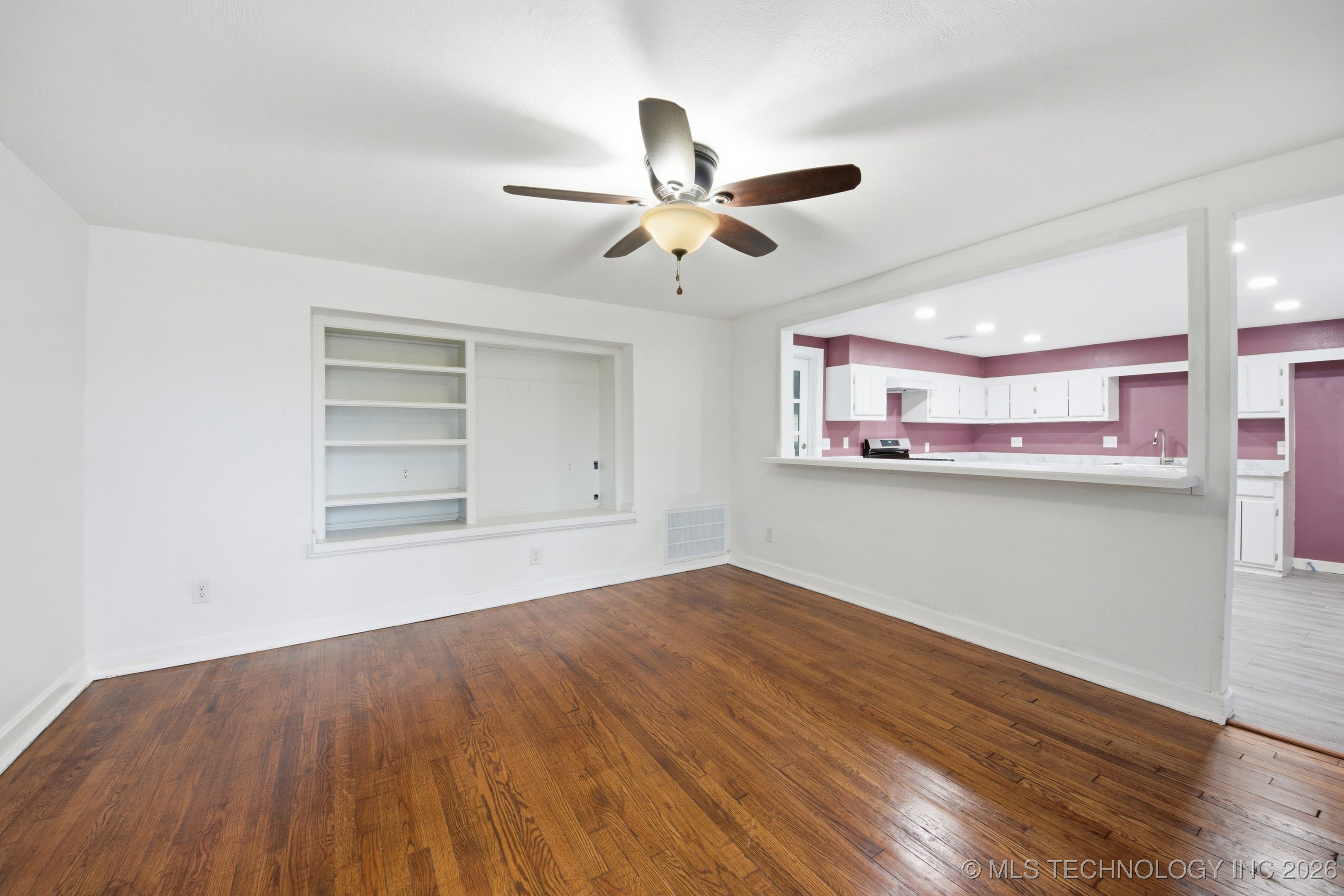 316 W 4th Street Property Photo 2