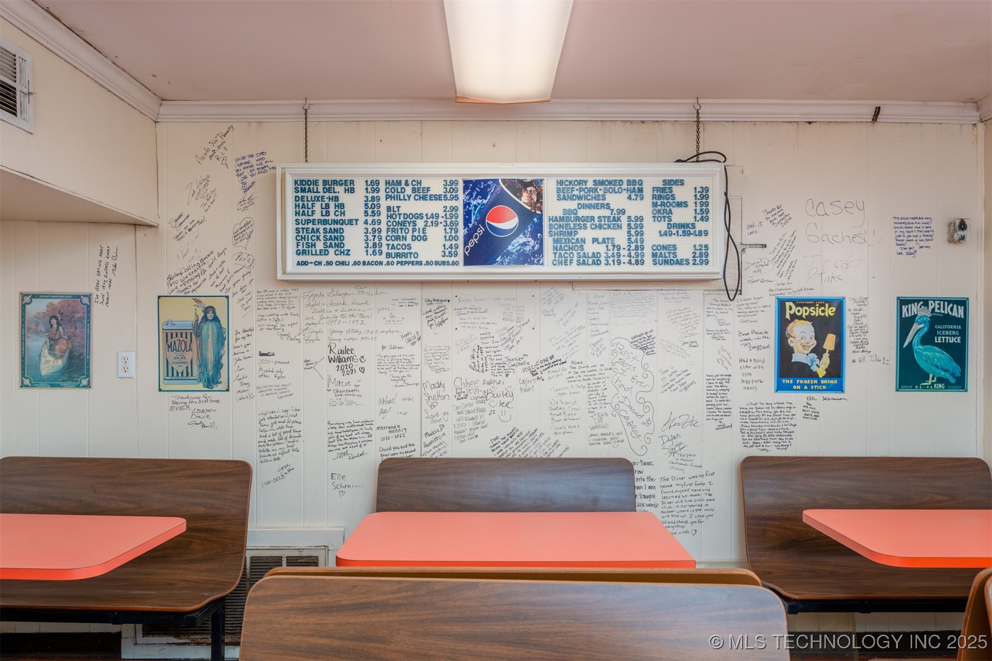 200 N Broadway Street Property Photo 6