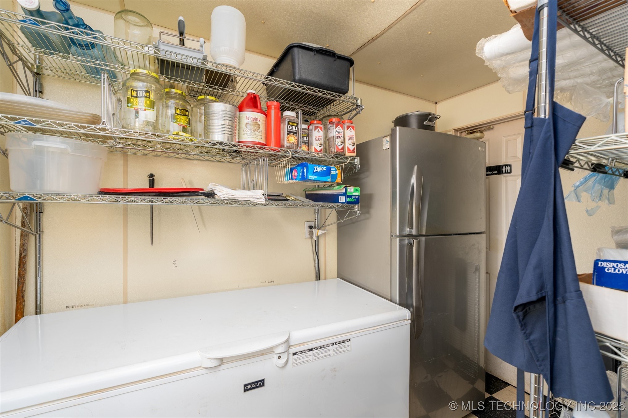 200 N Broadway Street Property Photo 14