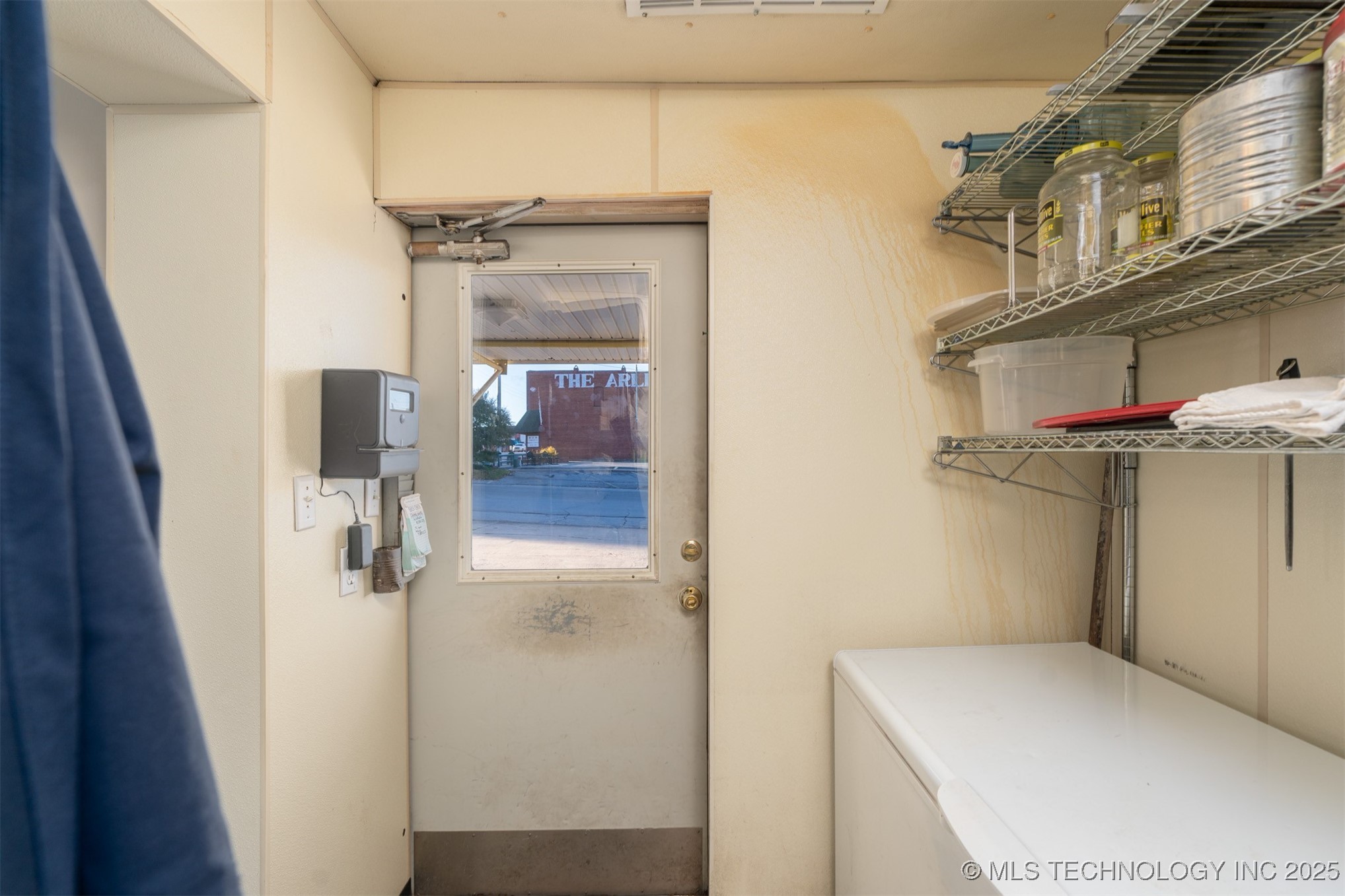 200 N Broadway Street Property Photo 15