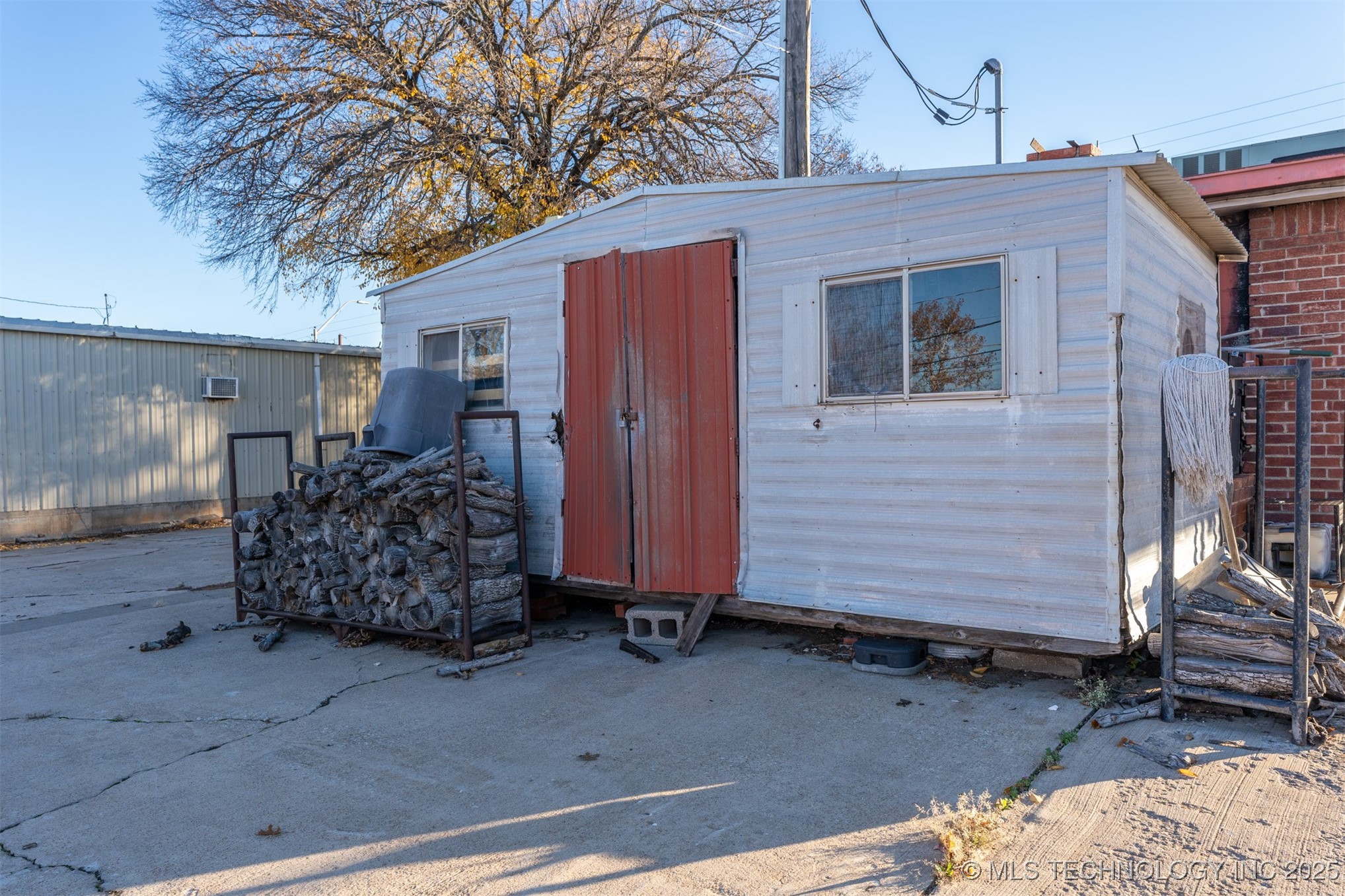 200 N Broadway Street Property Photo 18