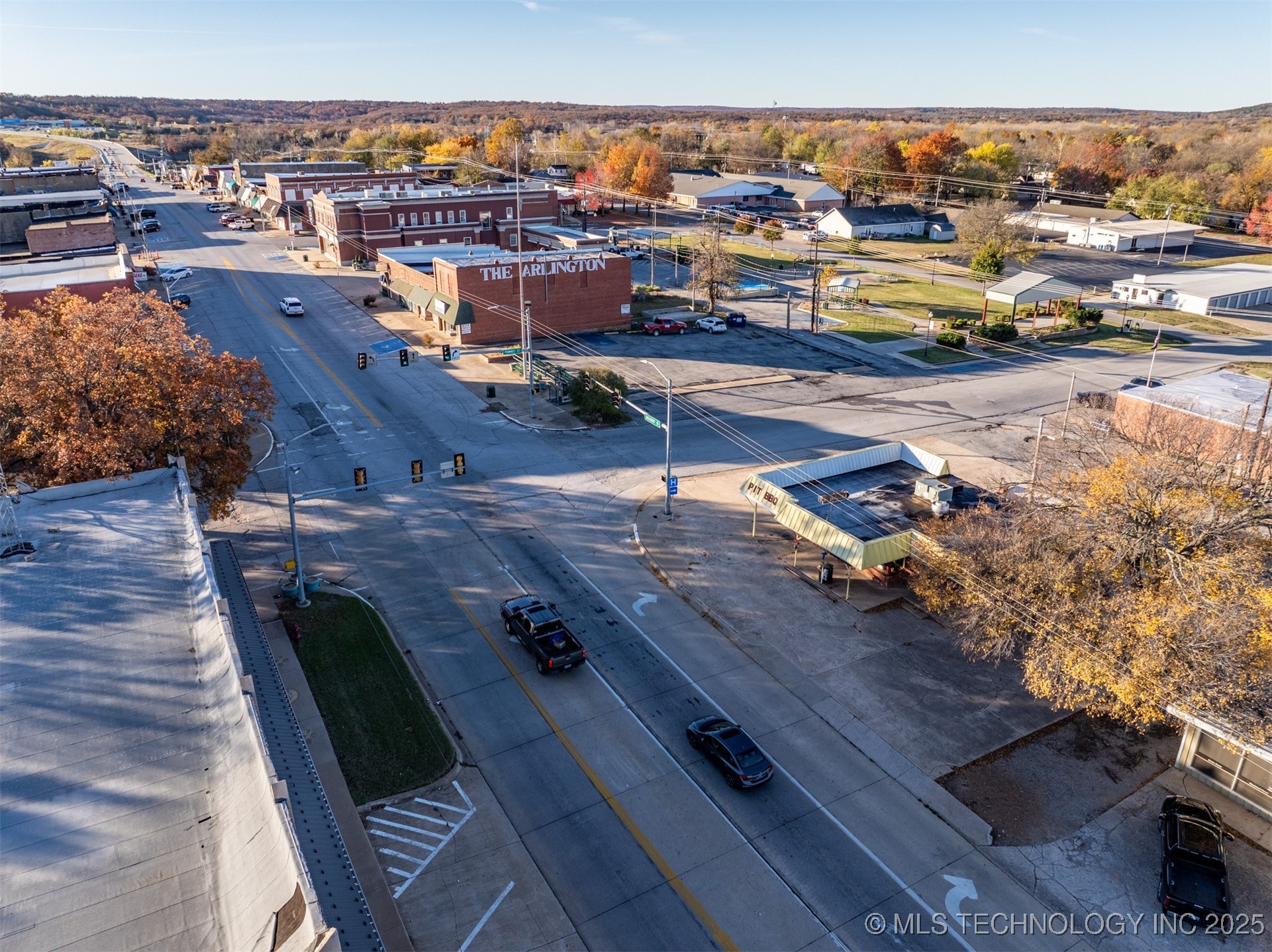 200 N Broadway Street Property Photo 23