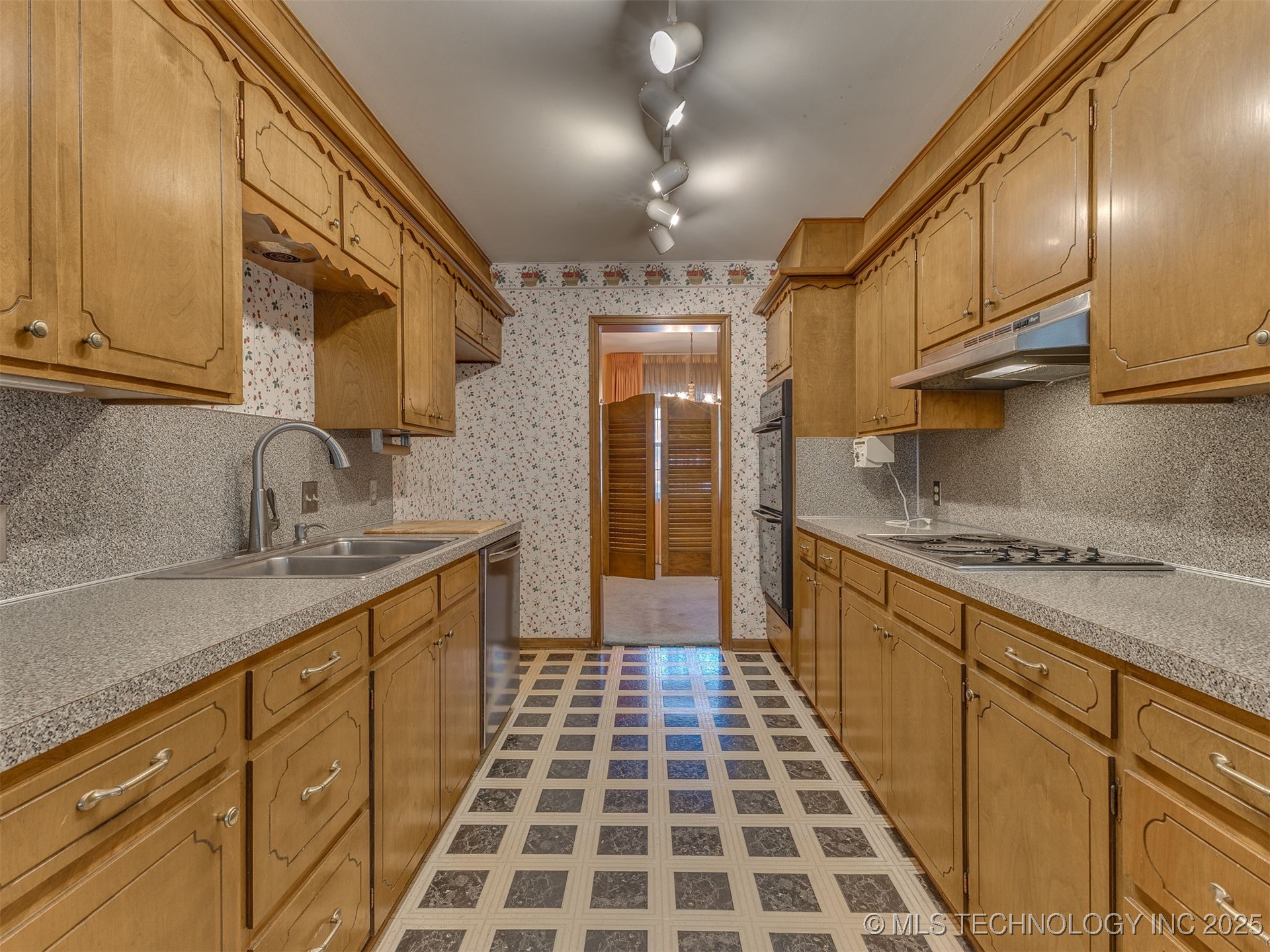 7508 E 53rd Street Property Photo 18