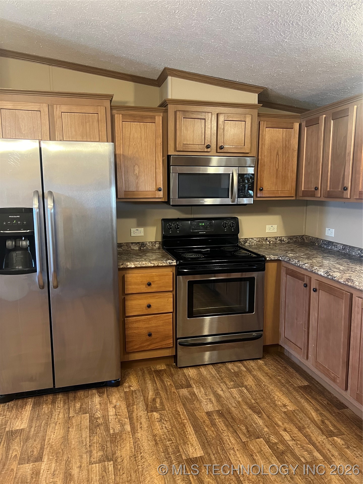 421 Wooley Avenue Property Photo 3