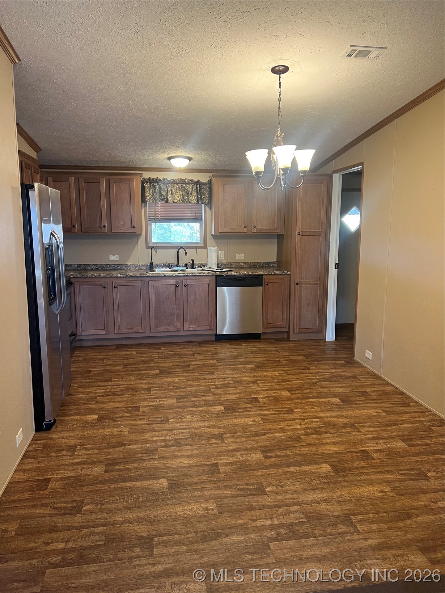 421 Wooley Avenue Property Photo 5