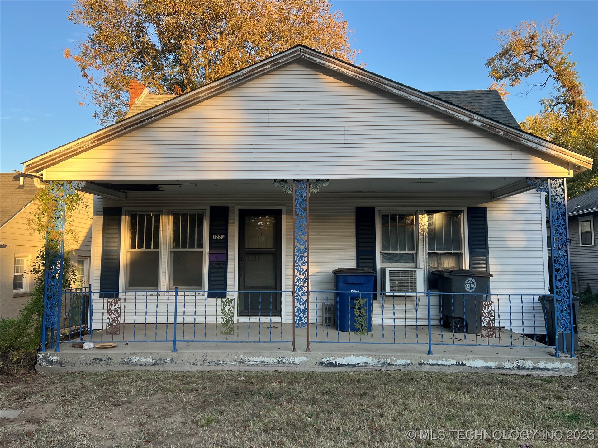 1223 S Quebec Avenue Property Photo 1