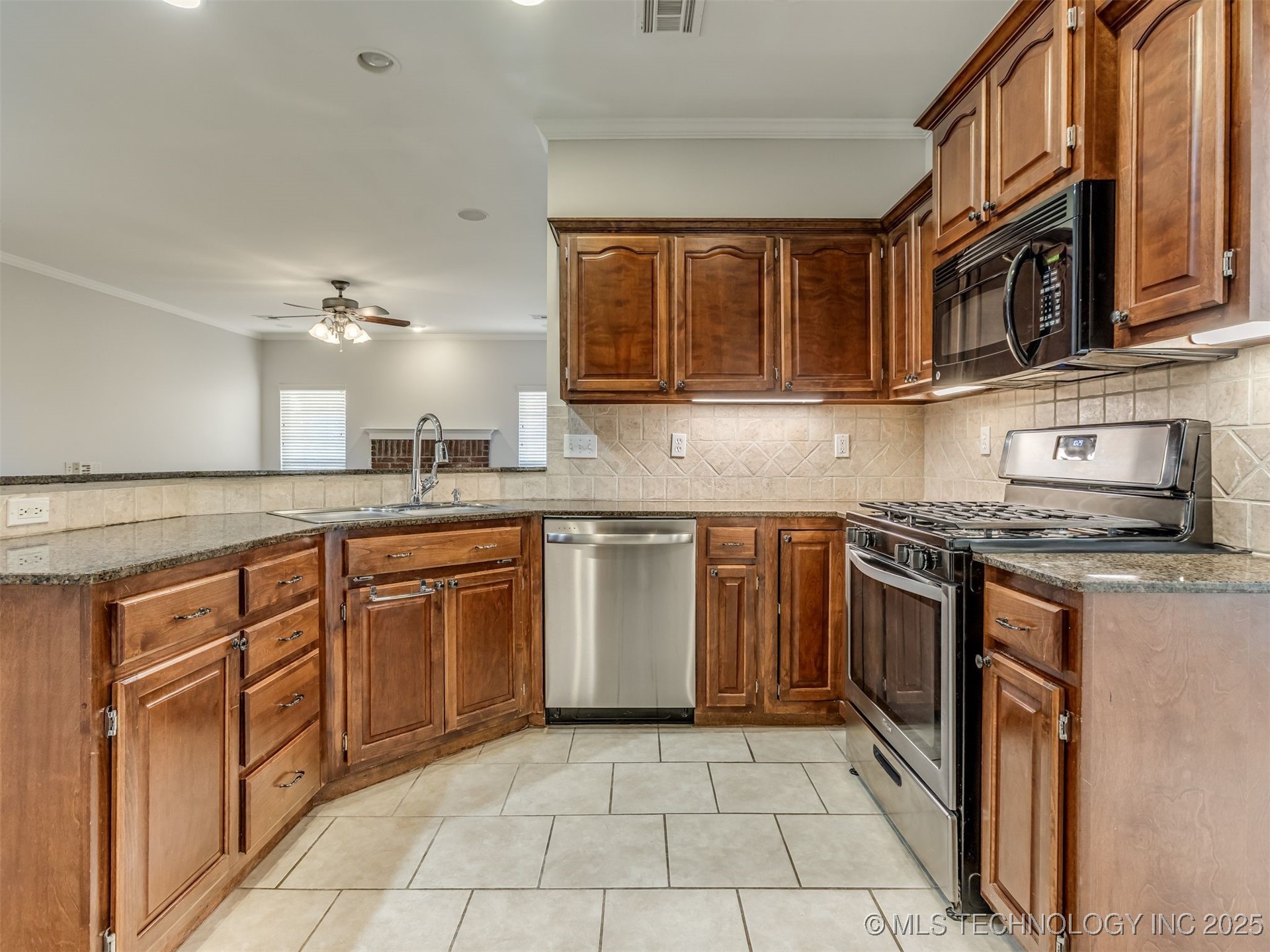 29367 E 28th Street S Property Photo 14