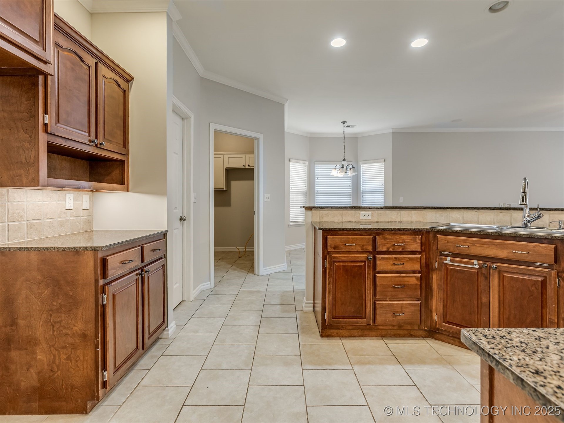 29367 E 28th Street S Property Photo 15