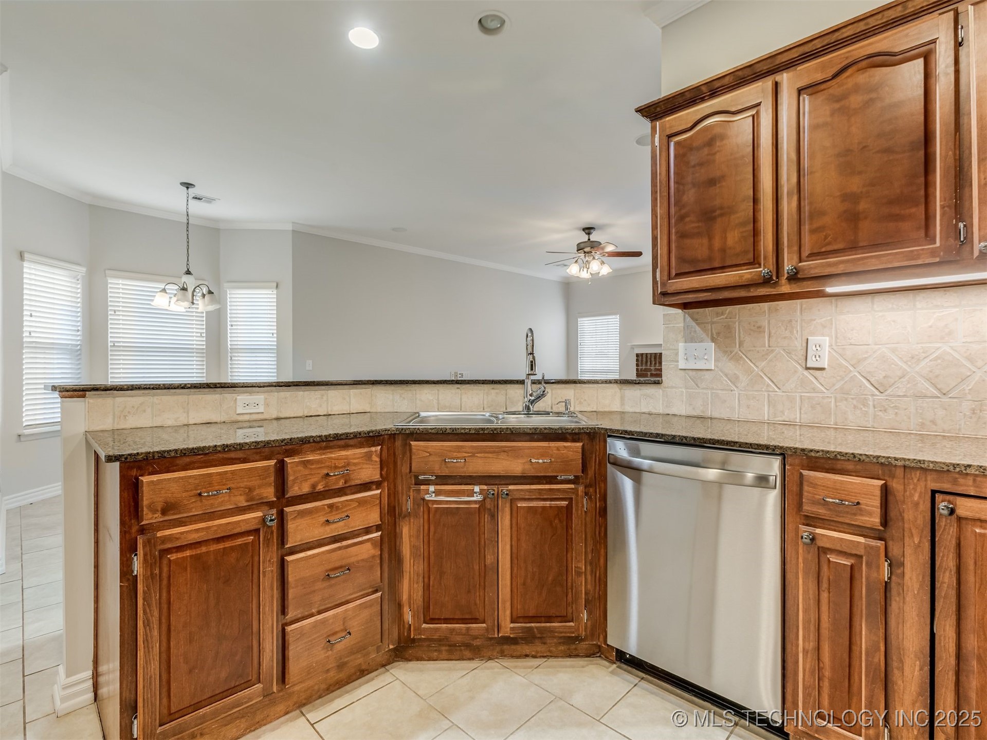 29367 E 28th Street S Property Photo 18