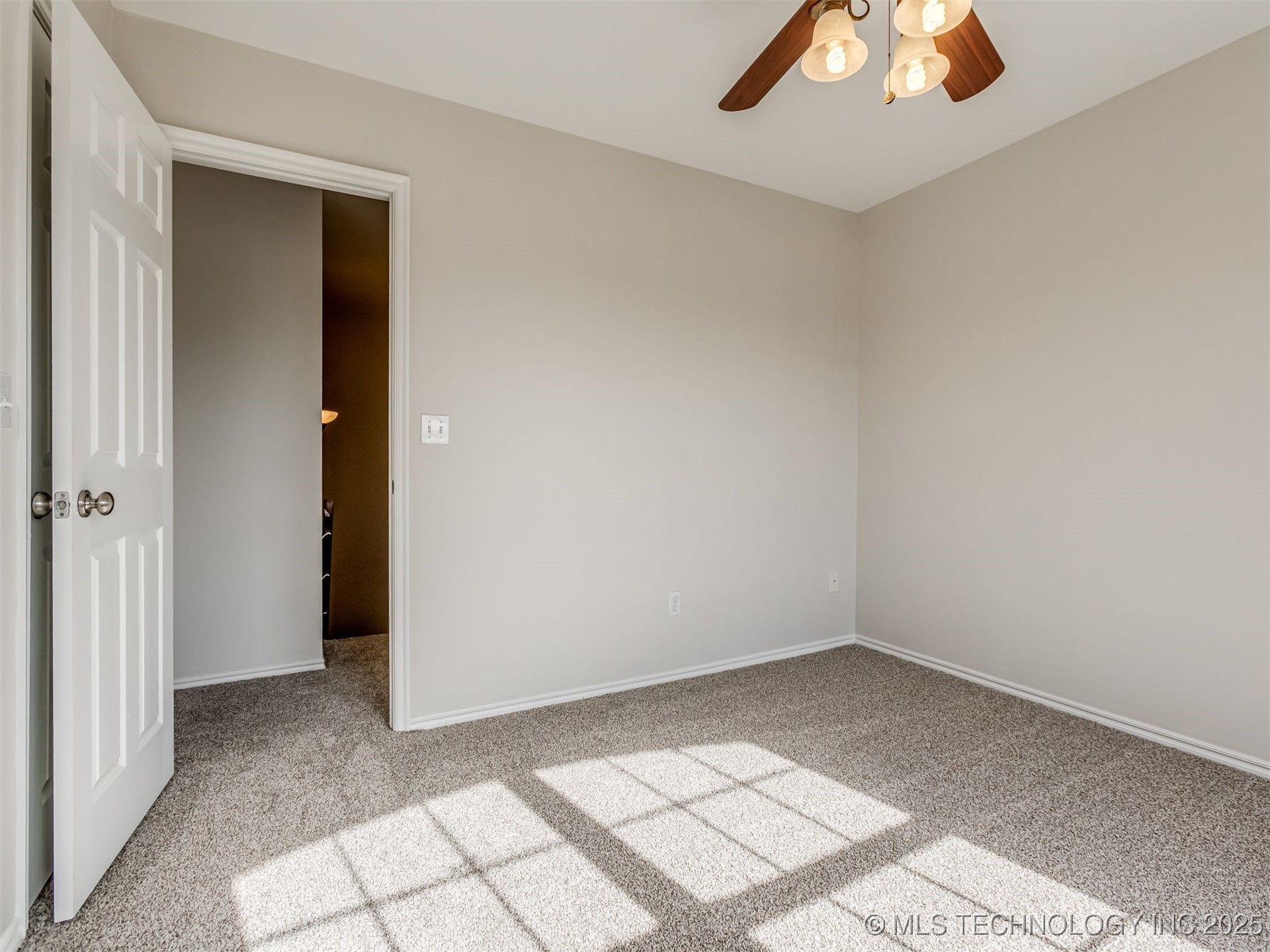 29367 E 28th Street S Property Photo 38