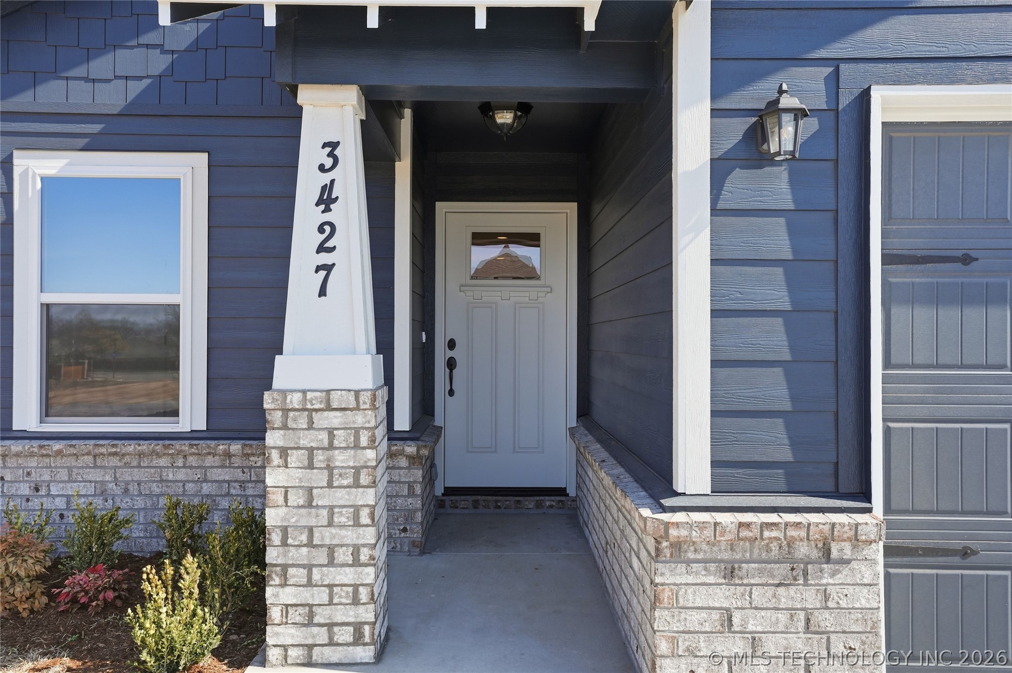 3427 N Gum Place Property Photo 3