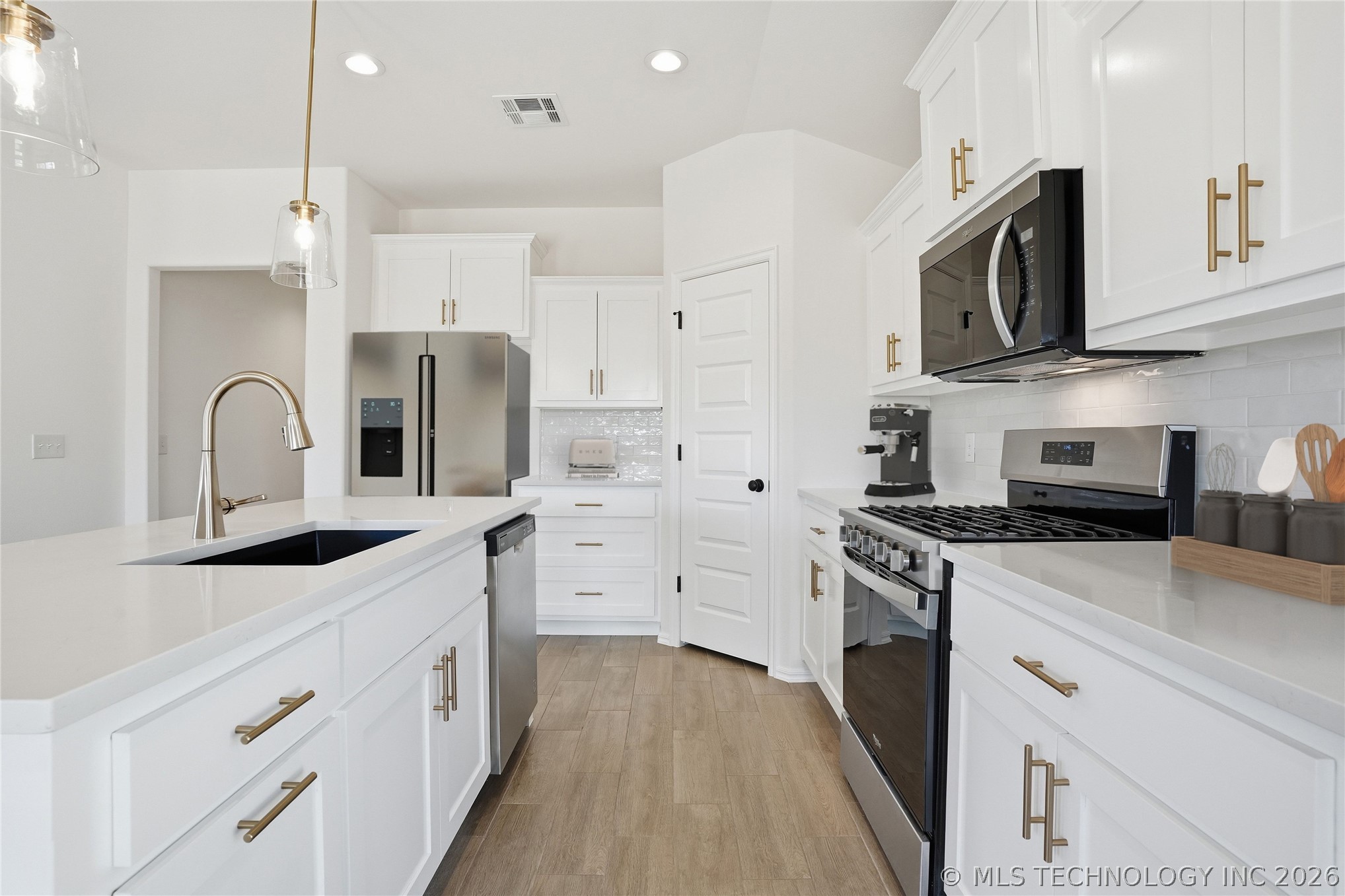 3427 N Gum Place Property Photo 12