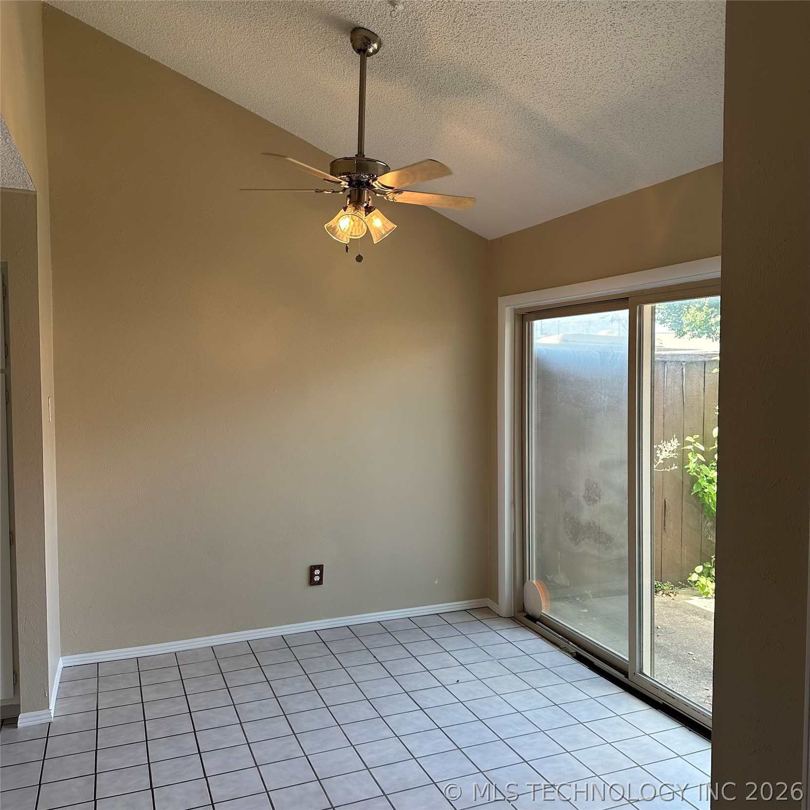 1120 S 110 Avenue E 12-2c Property Photo 5