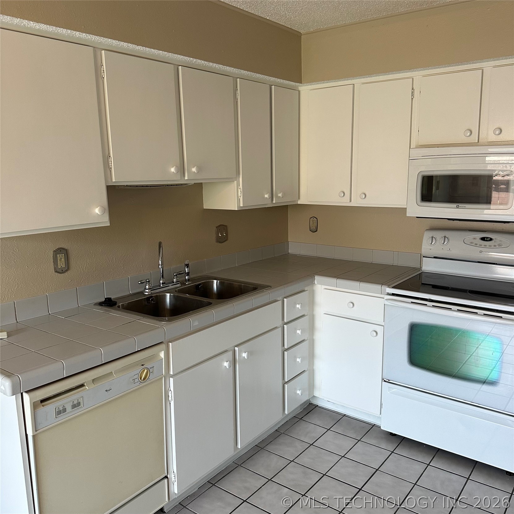 1120 S 110 Avenue E 12-2c Property Photo 7