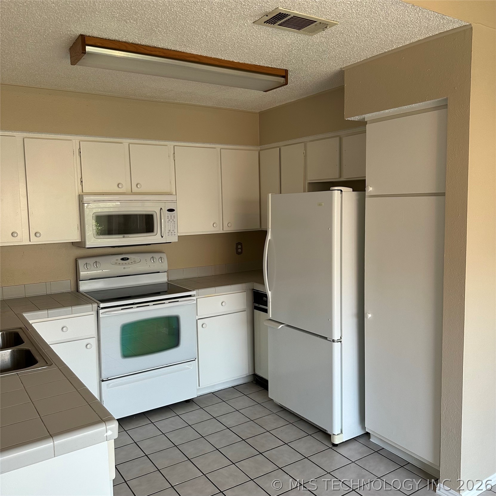 1120 S 110 Avenue E 12-2c Property Photo 8