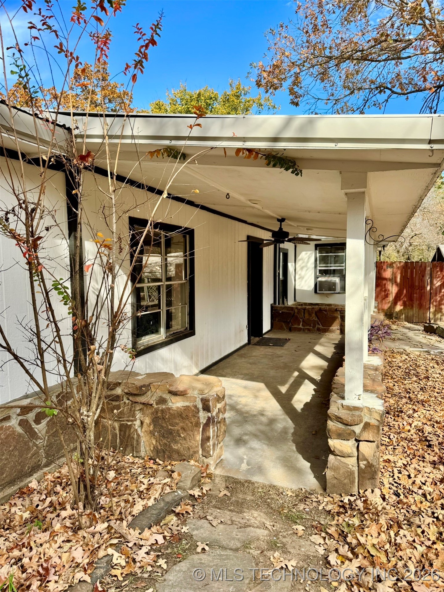 74 Hickory Wood Lane Property Photo 5