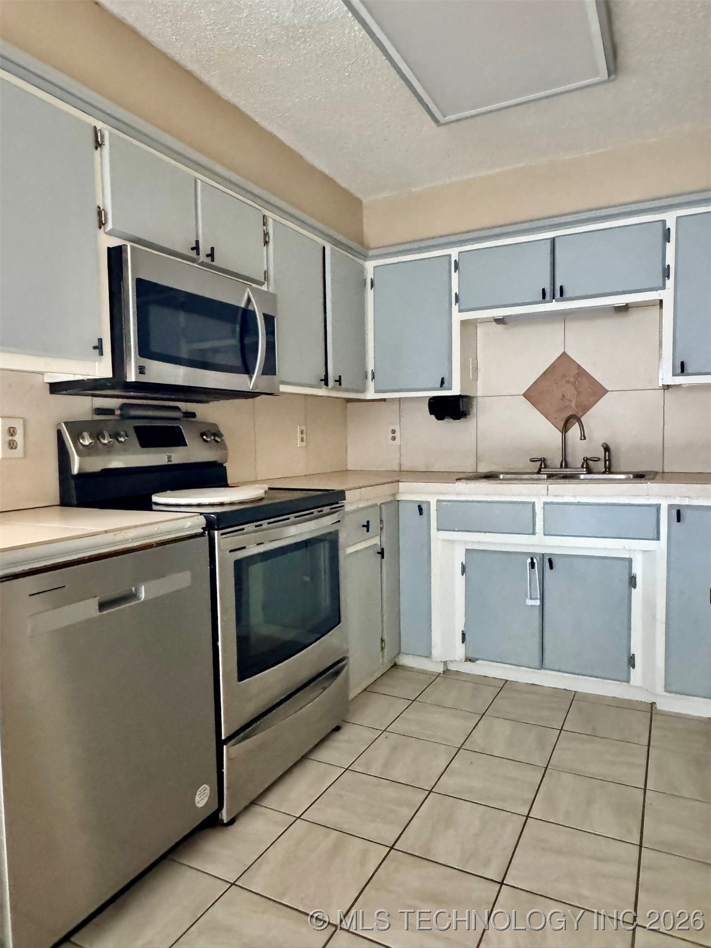 74 Hickory Wood Lane Property Photo 11