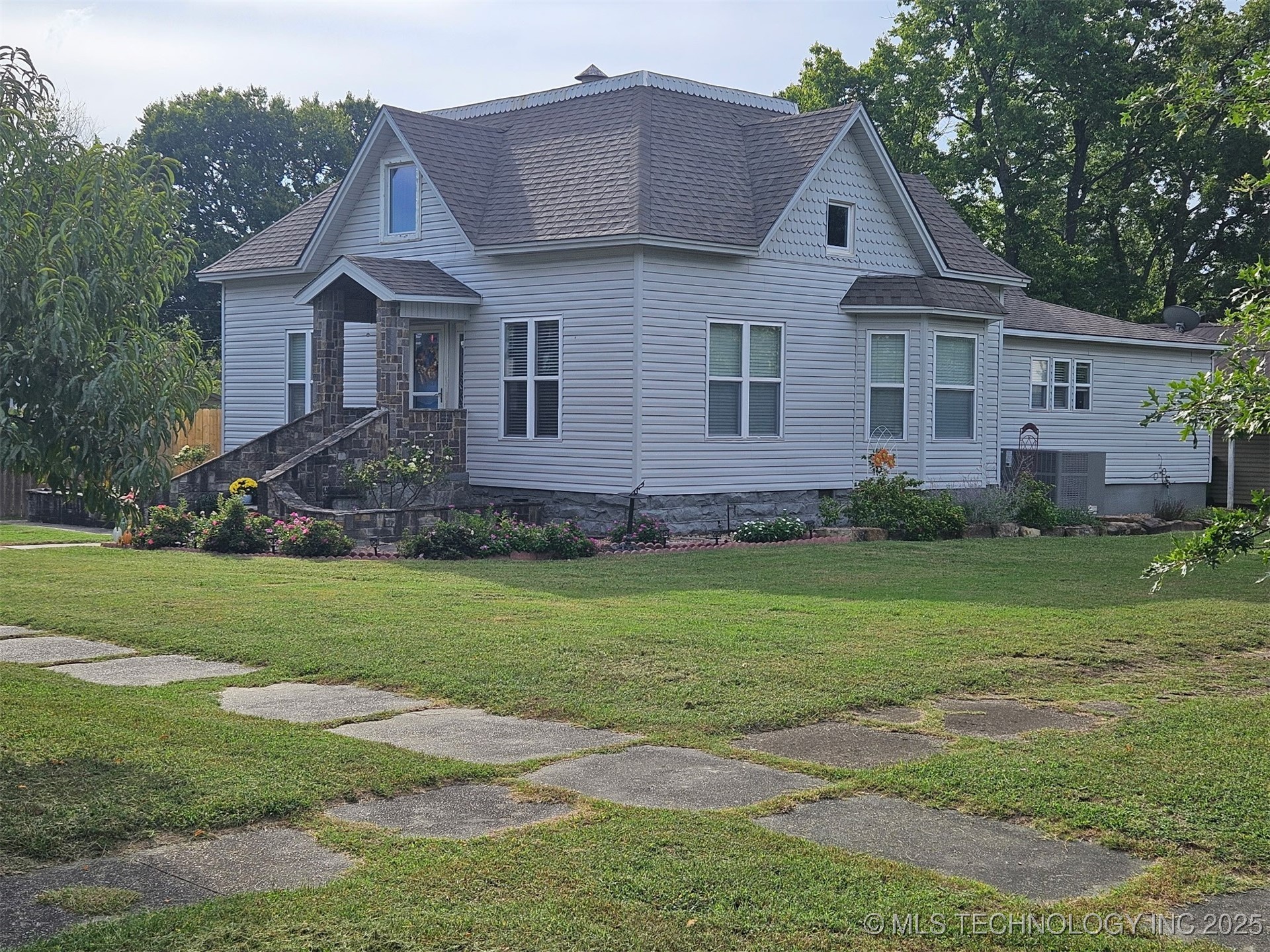 202 S 7th Street Property Photo 1