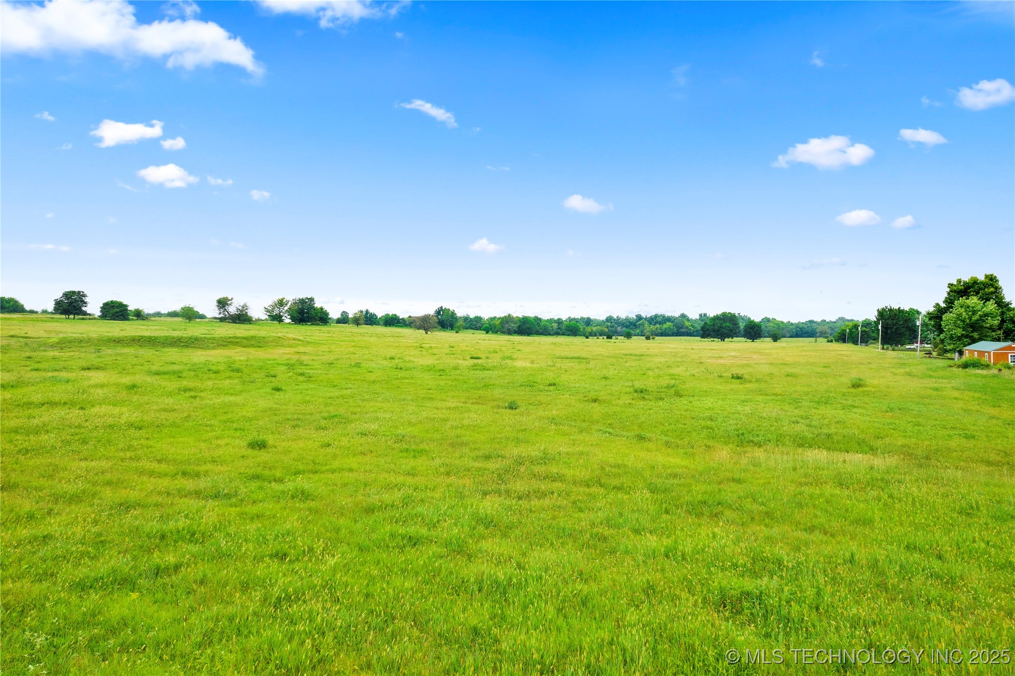 12 E 420 Road Property Photo 6