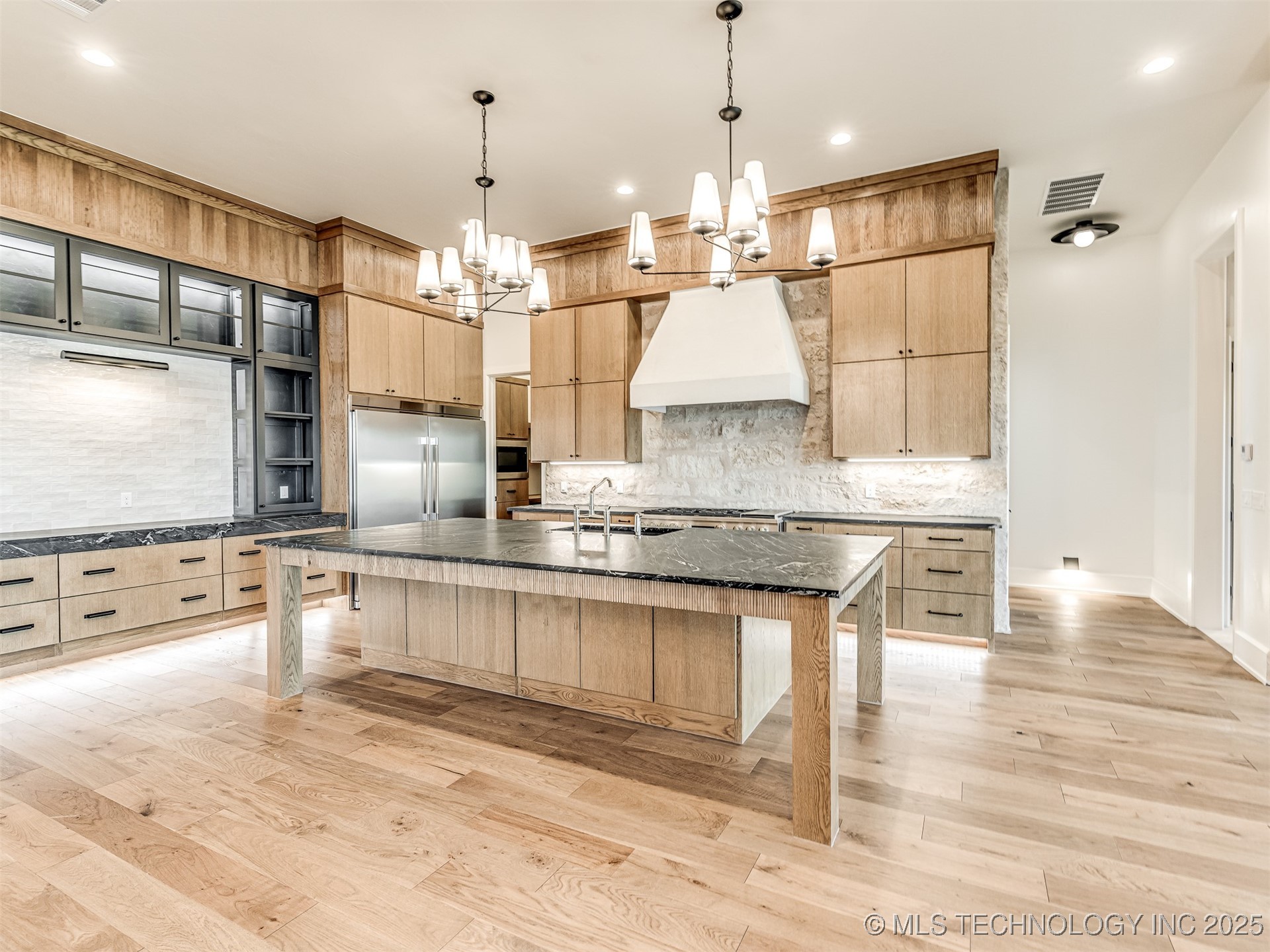 6001 Rare Eagle Court Property Photo 13