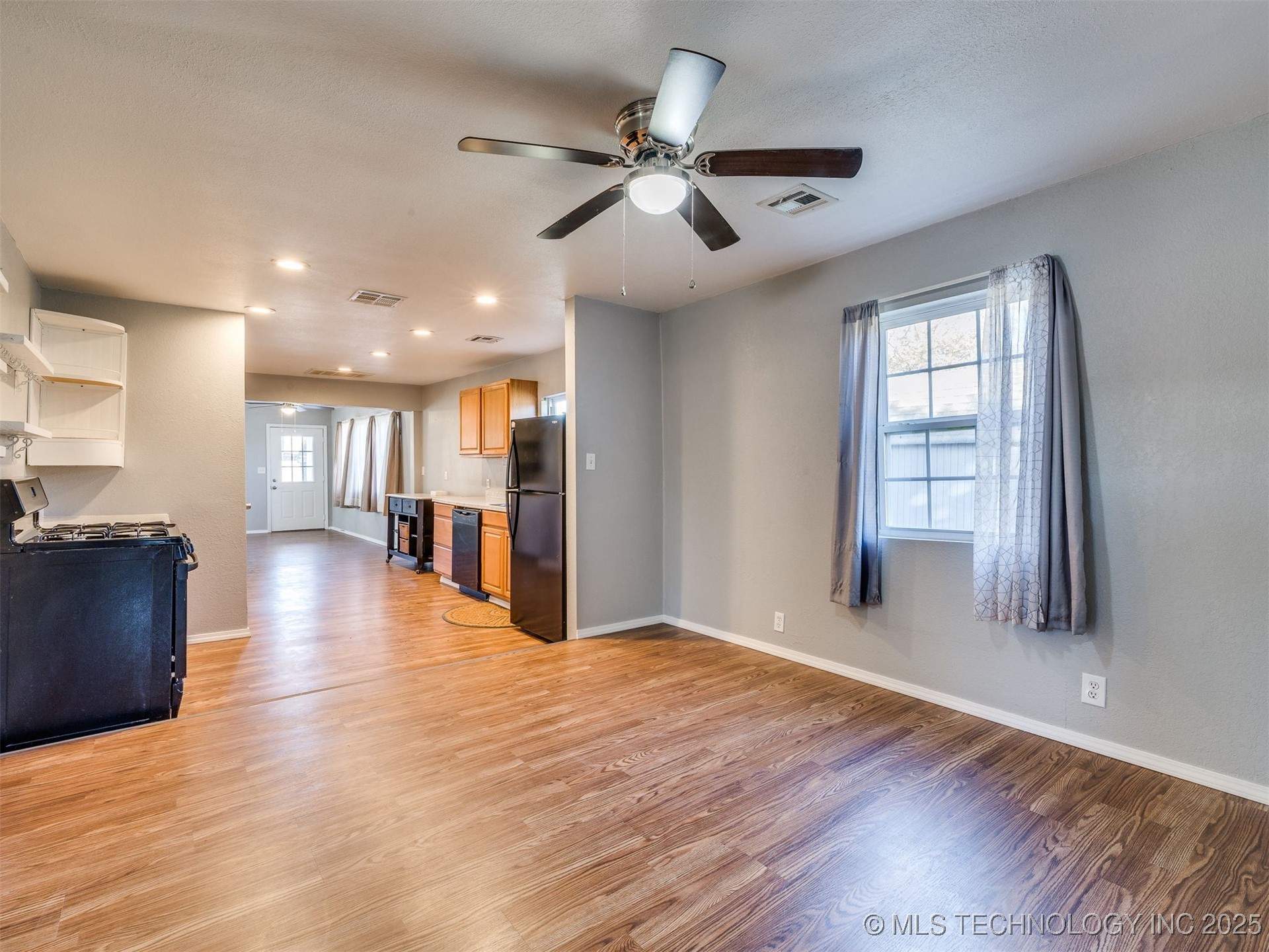 201 E Cherokee Street Property Photo 16