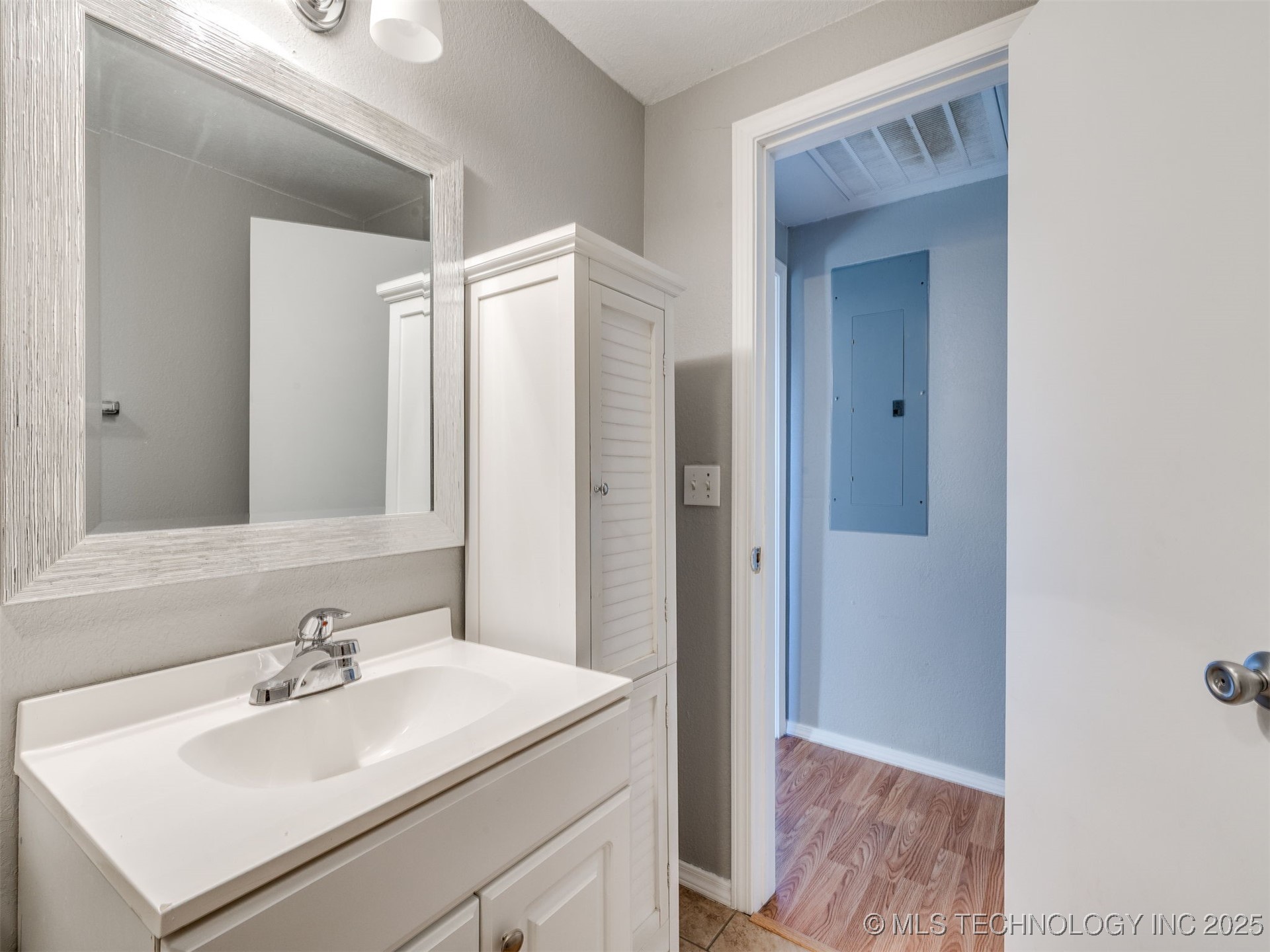 201 E Cherokee Street Property Photo 27