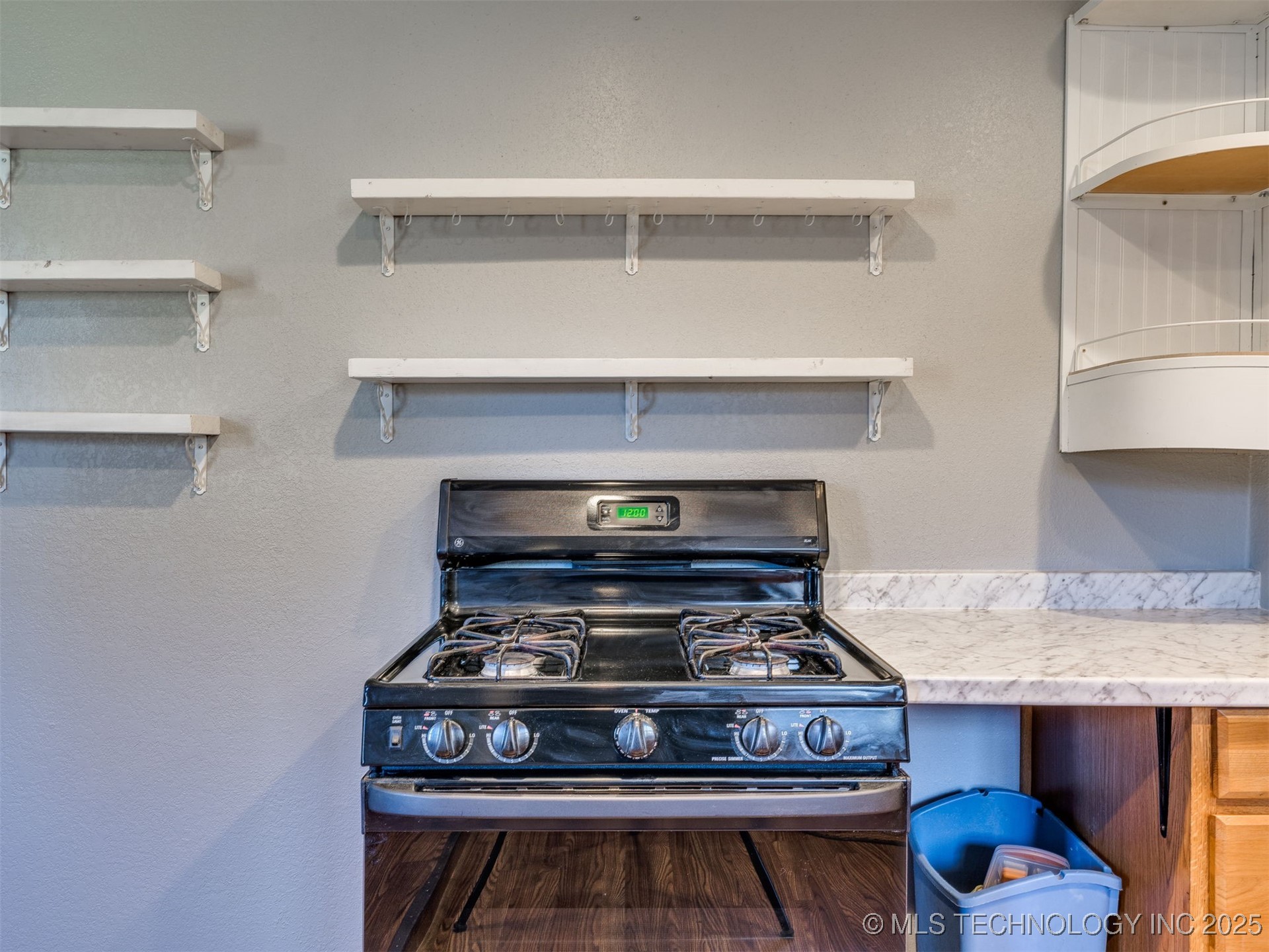 201 E Cherokee Street Property Photo 33