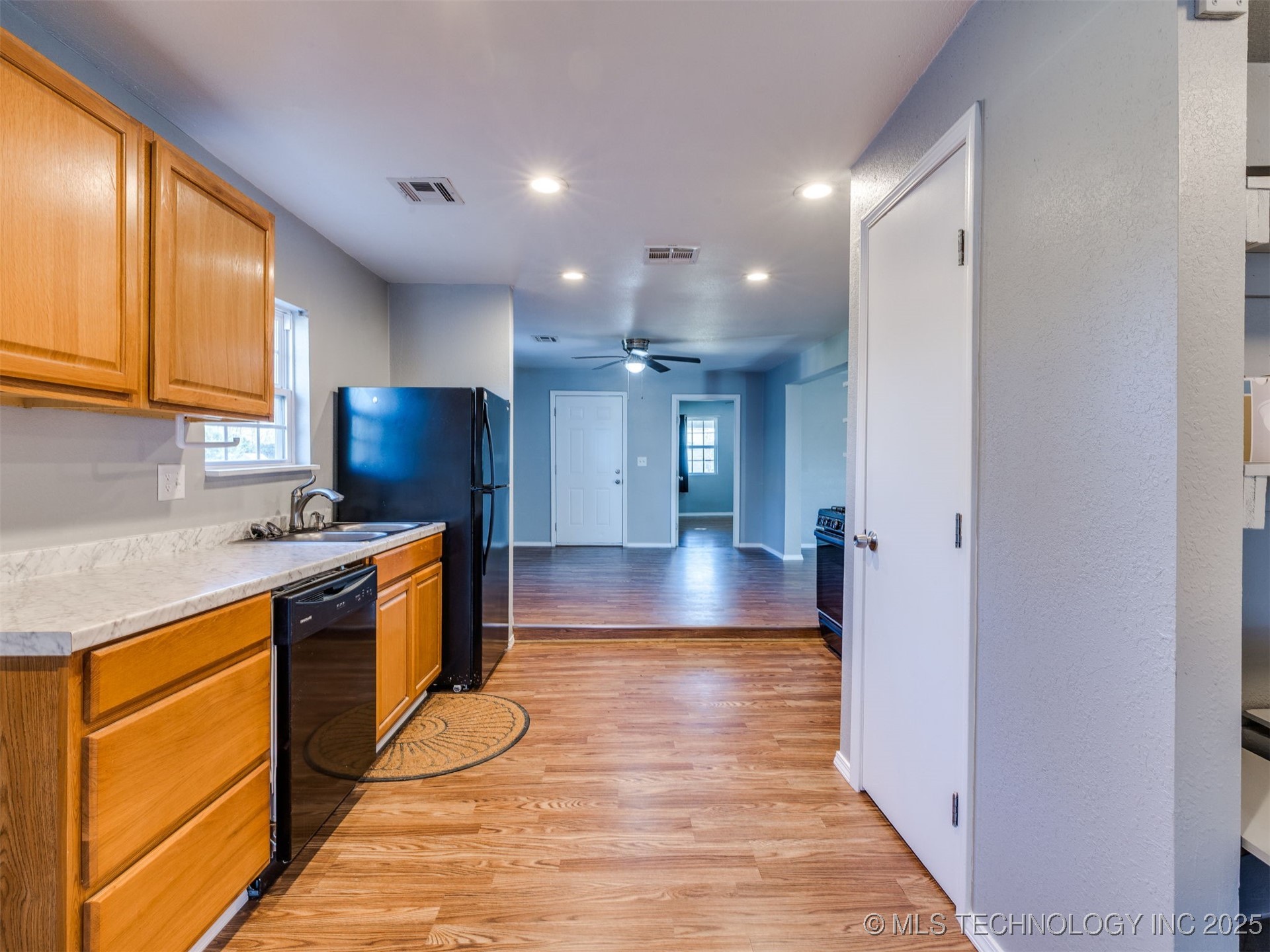 201 E Cherokee Street Property Photo 38