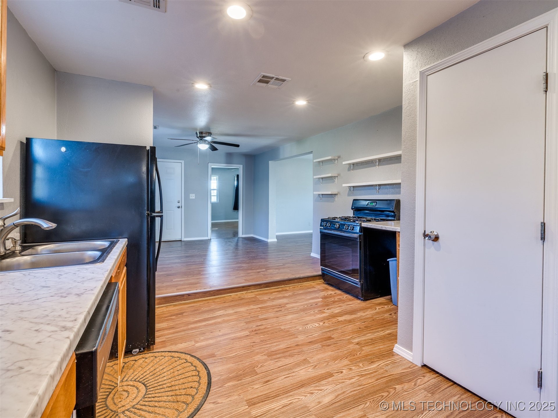 201 E Cherokee Street Property Photo 40