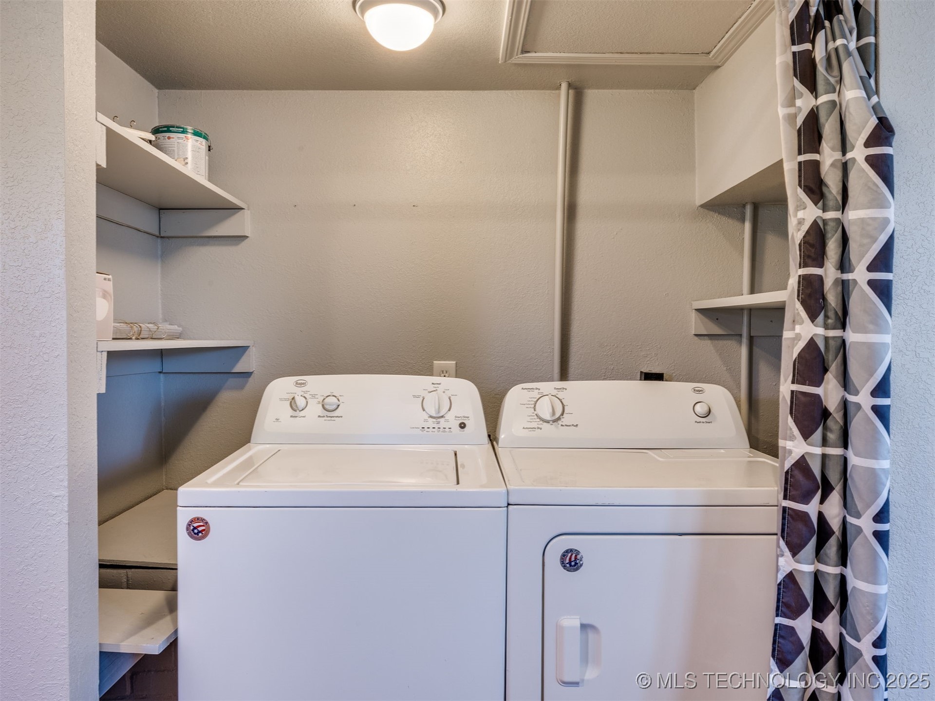 201 E Cherokee Street Property Photo 41