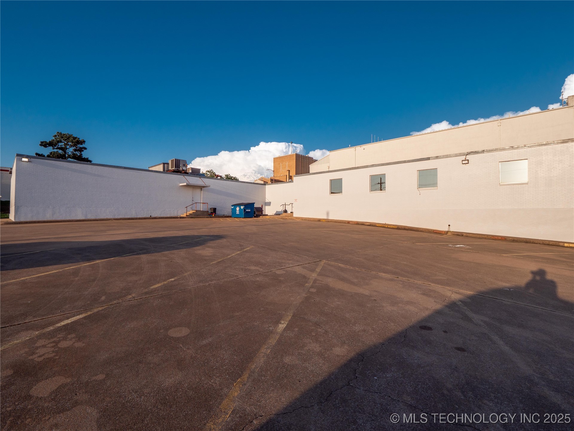 10 E Washington Avenue Property Photo 4