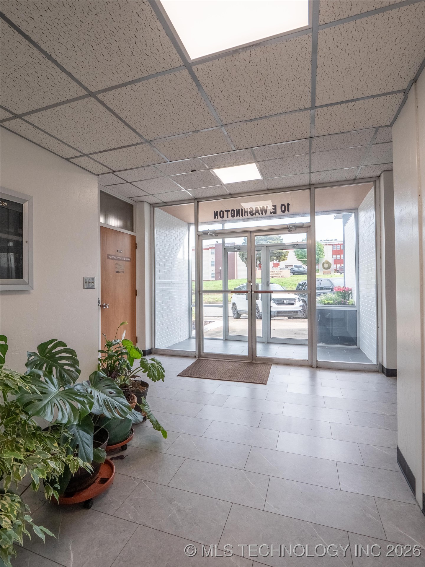 10 E Washington Avenue Property Photo 5