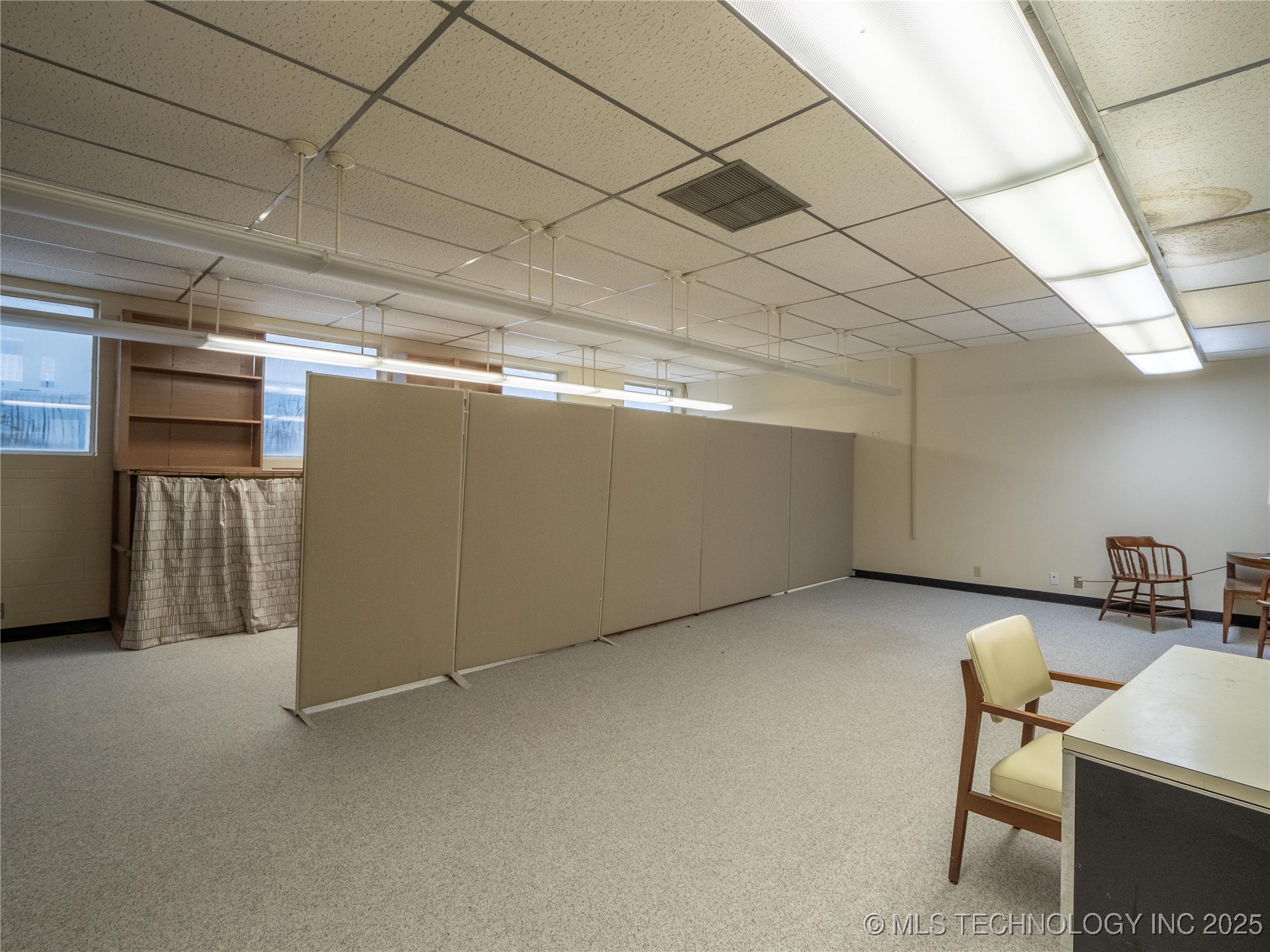 10 E Washington Avenue Property Photo 18