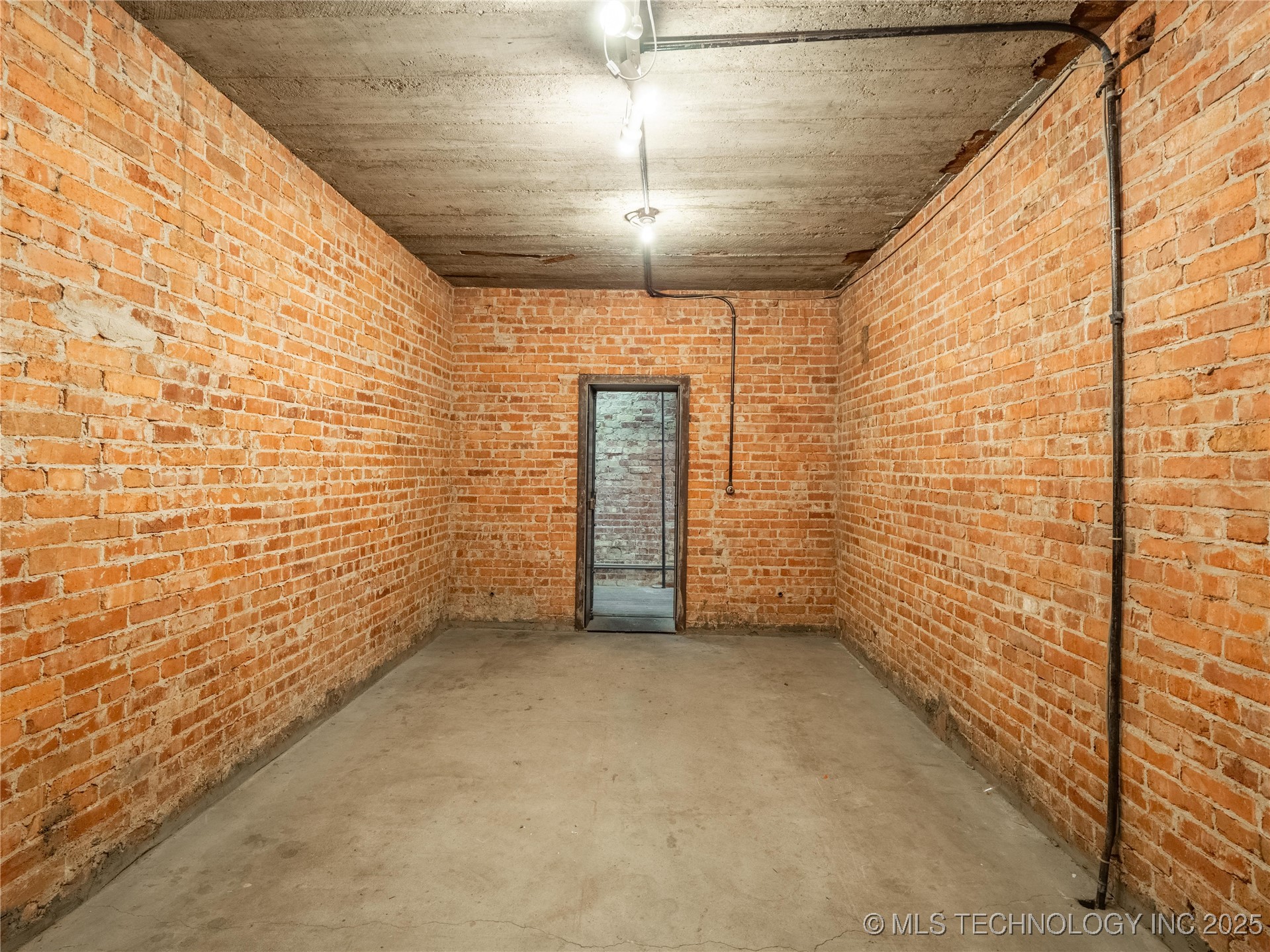 101 E Carl Albert Property Photo 15