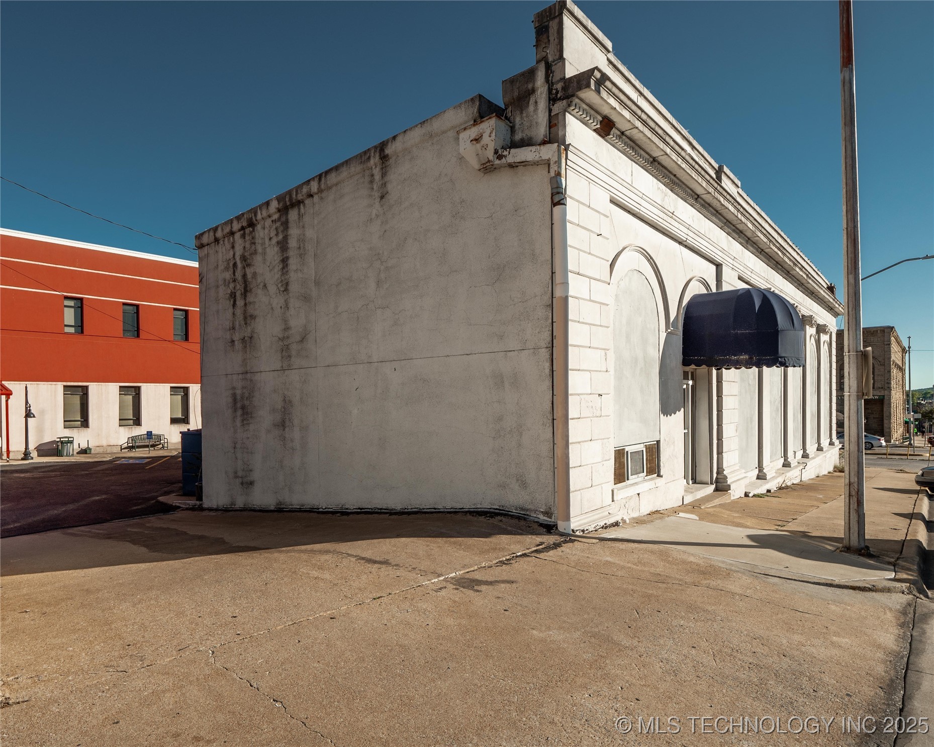 101 E Carl Albert Property Photo 20