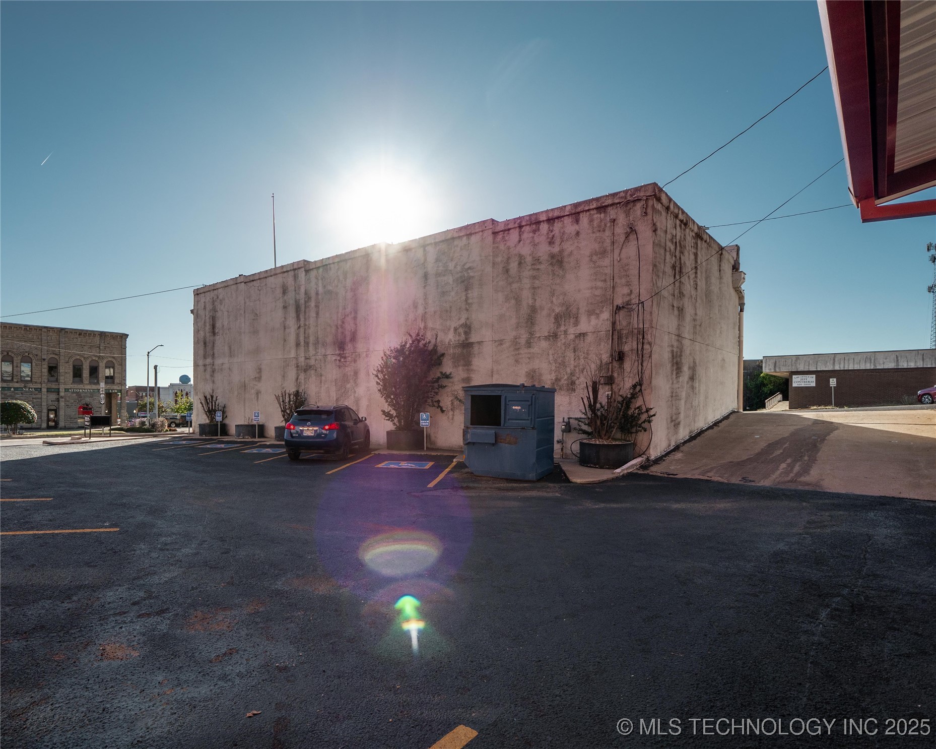 101 E Carl Albert Property Photo 21