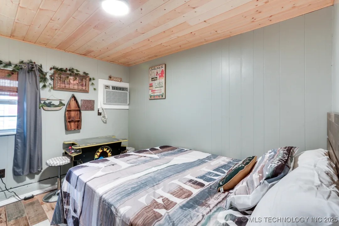 5112 Oakwood Drive Property Photo 10