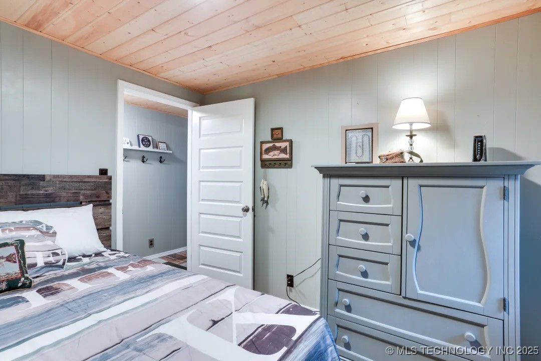 5112 Oakwood Drive Property Photo 11