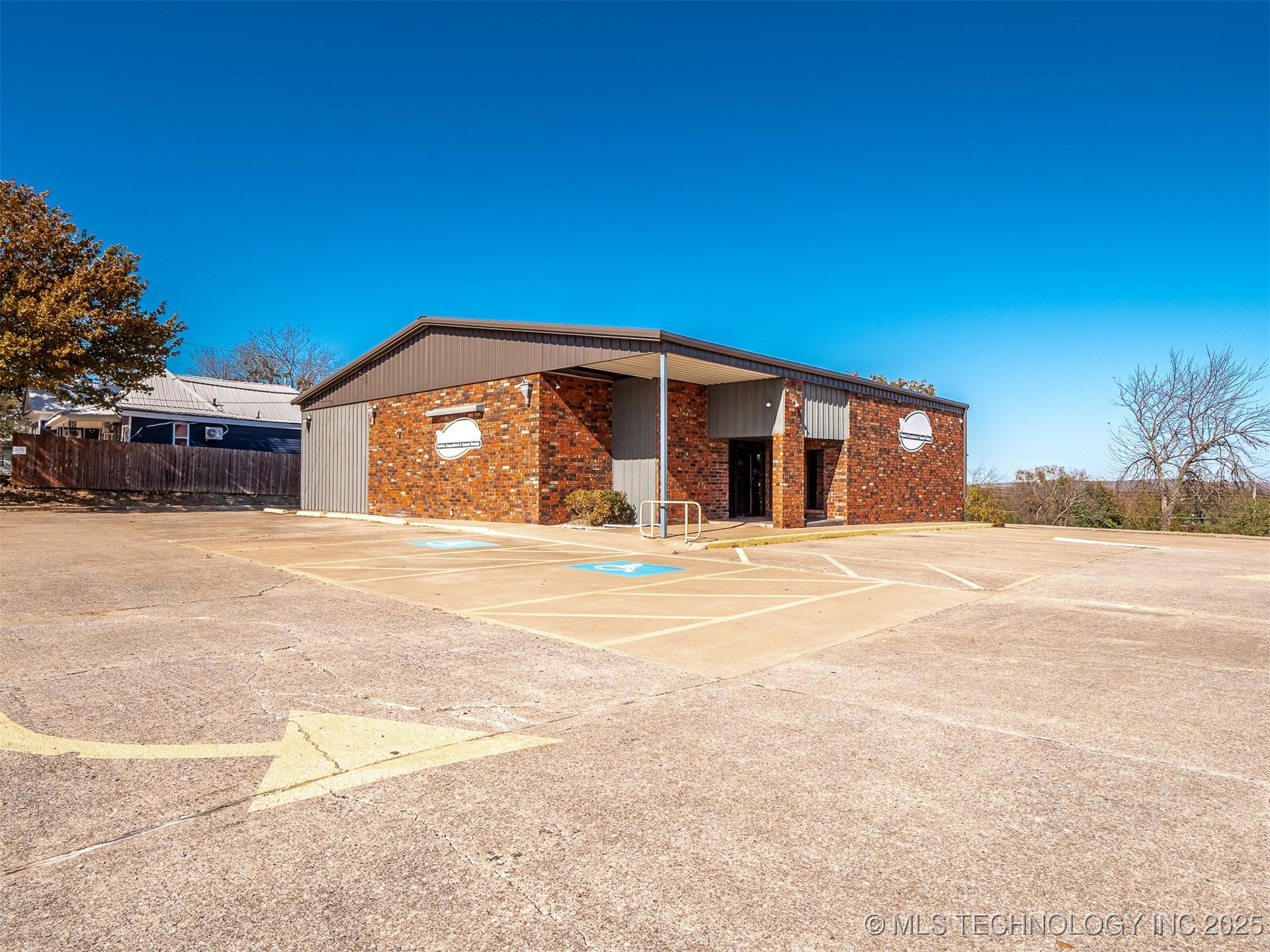 1029 E Washington Property Photo 1