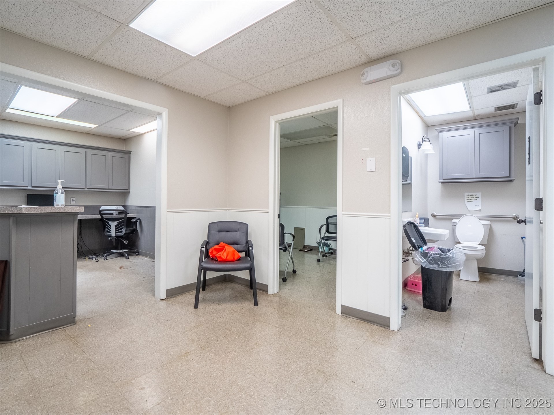 1029 E Washington Property Photo 11