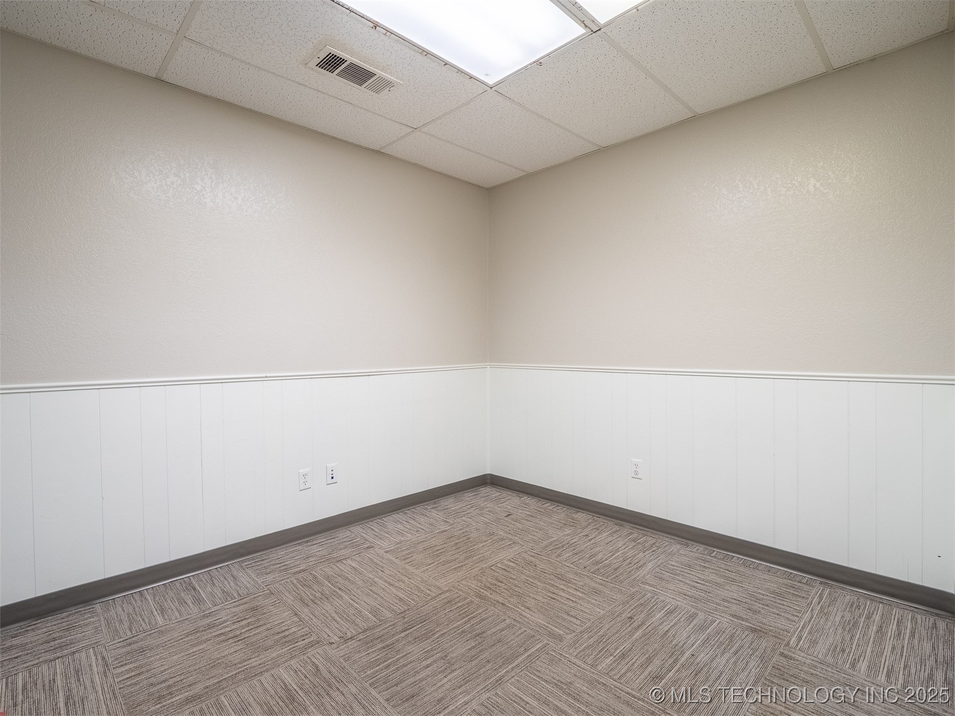 1029 E Washington Property Photo 13