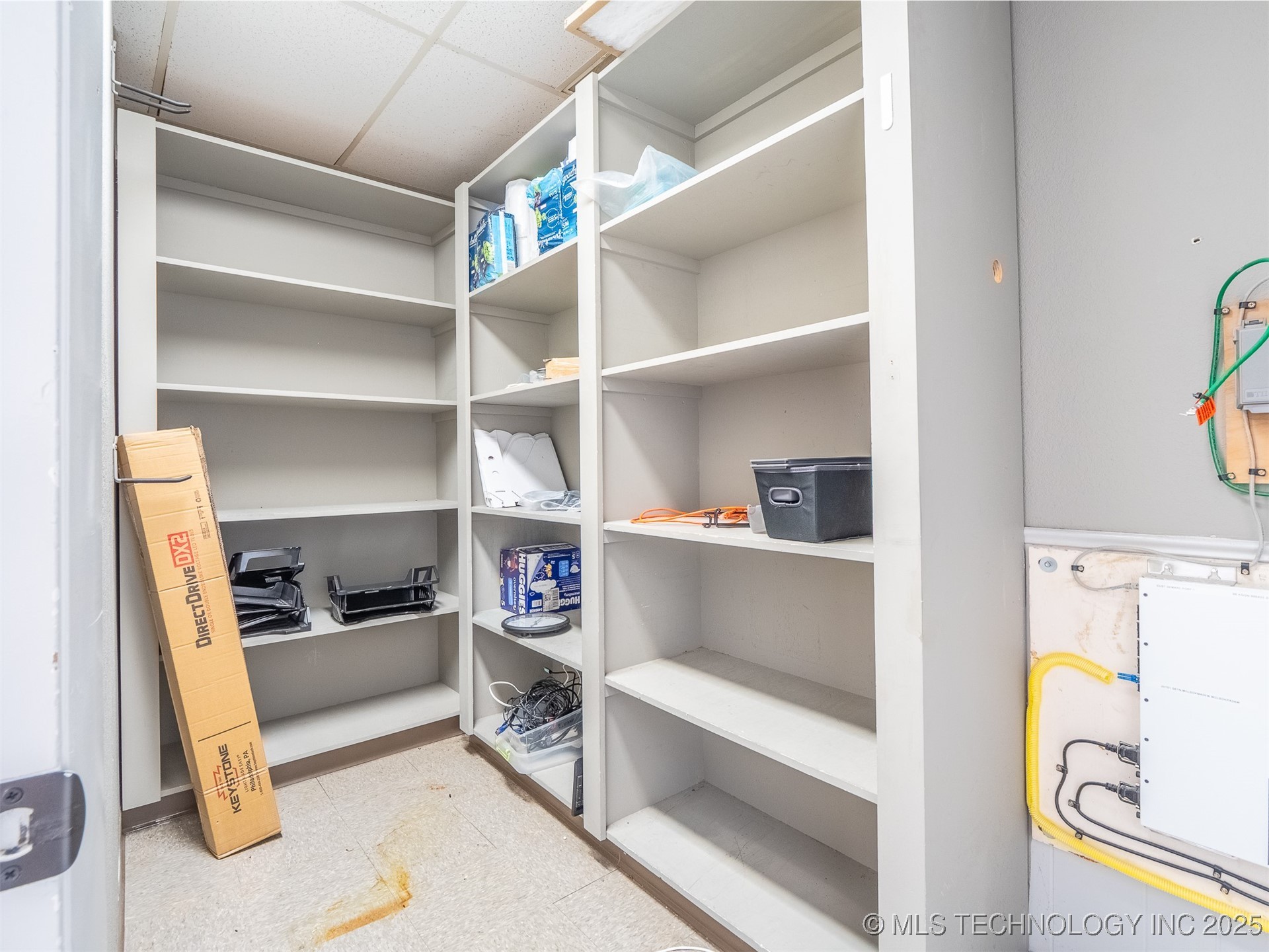 1029 E Washington Property Photo 14