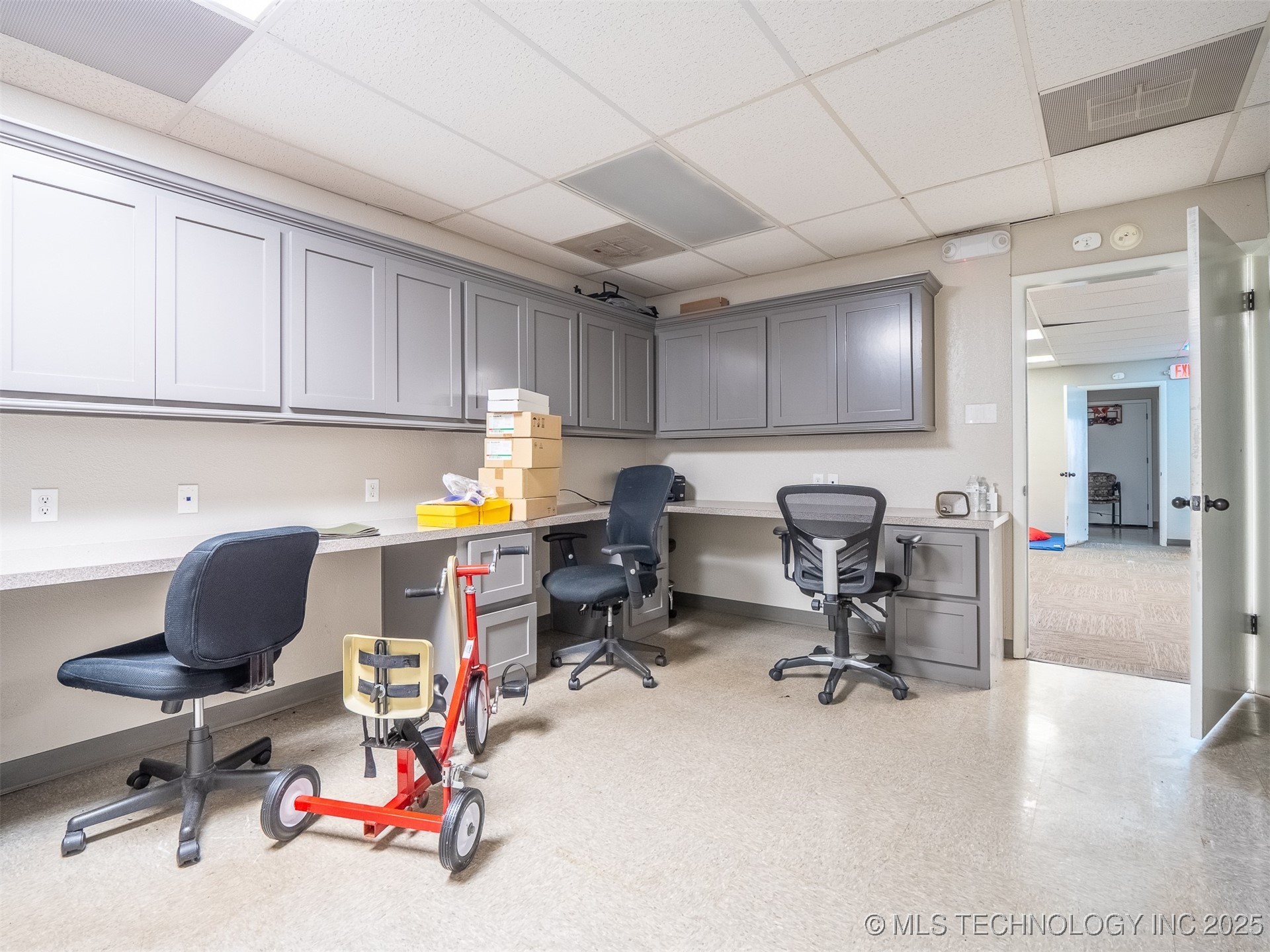 1029 E Washington Property Photo 17