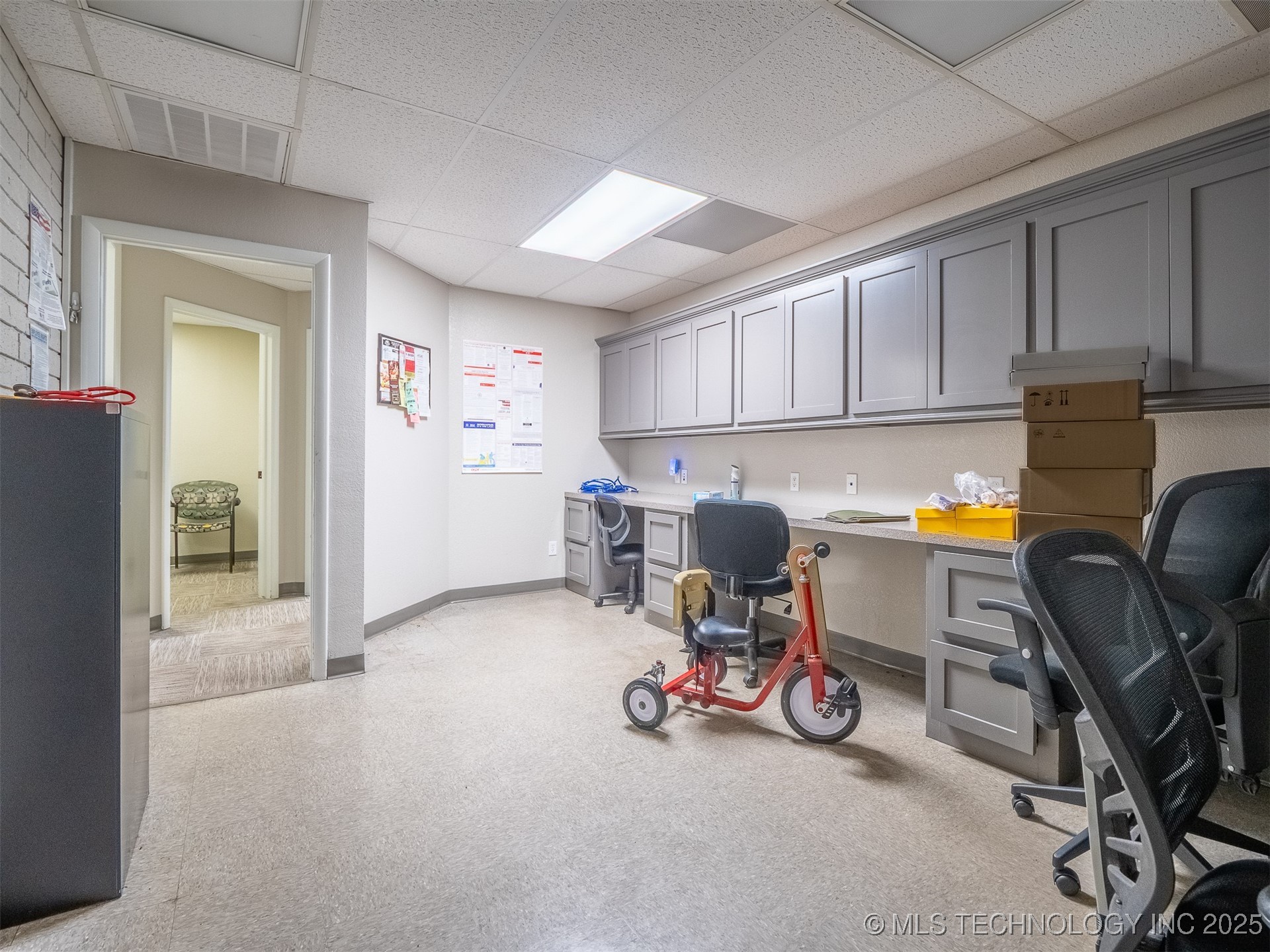 1029 E Washington Property Photo 18