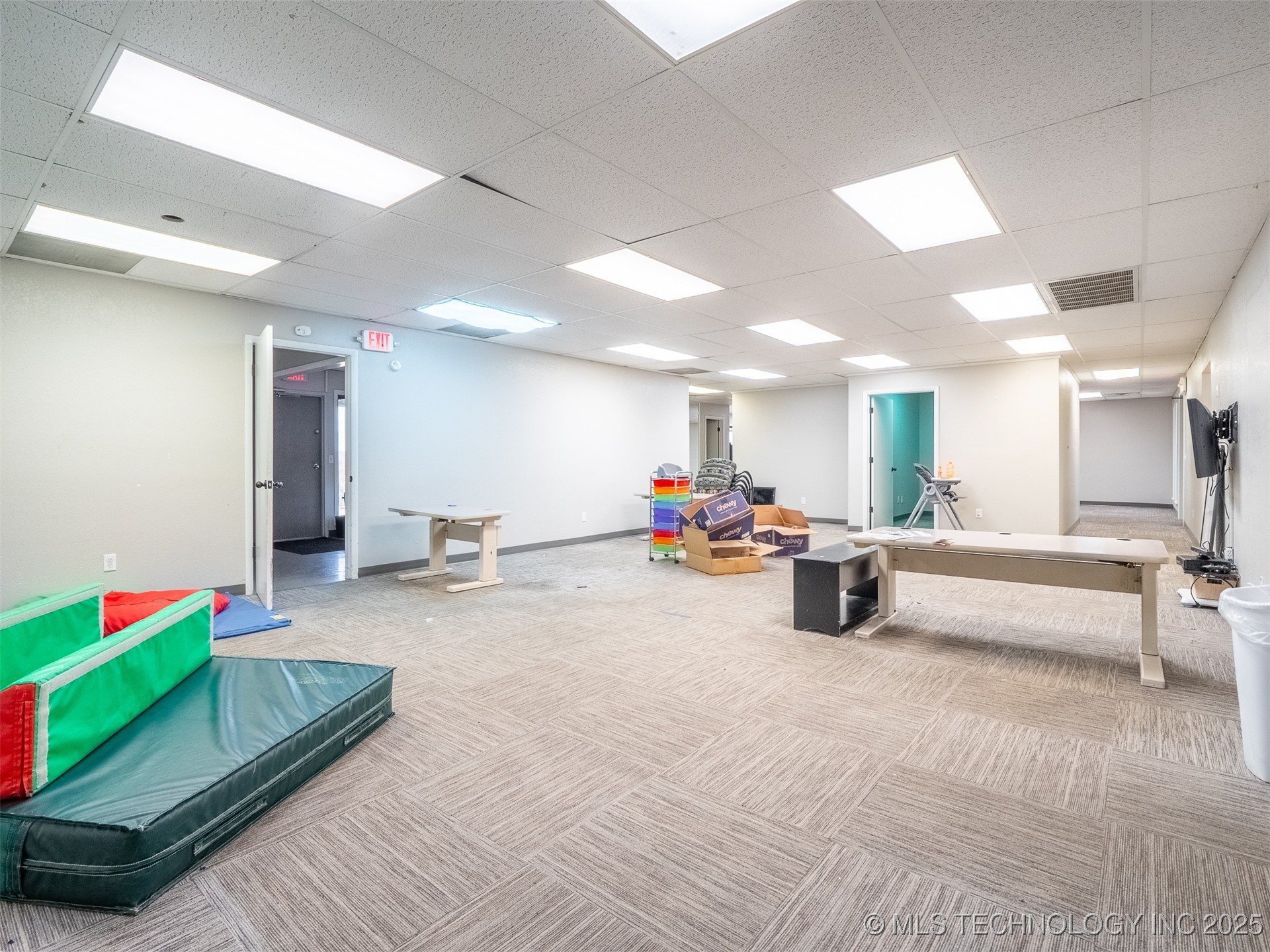 1029 E Washington Property Photo 20