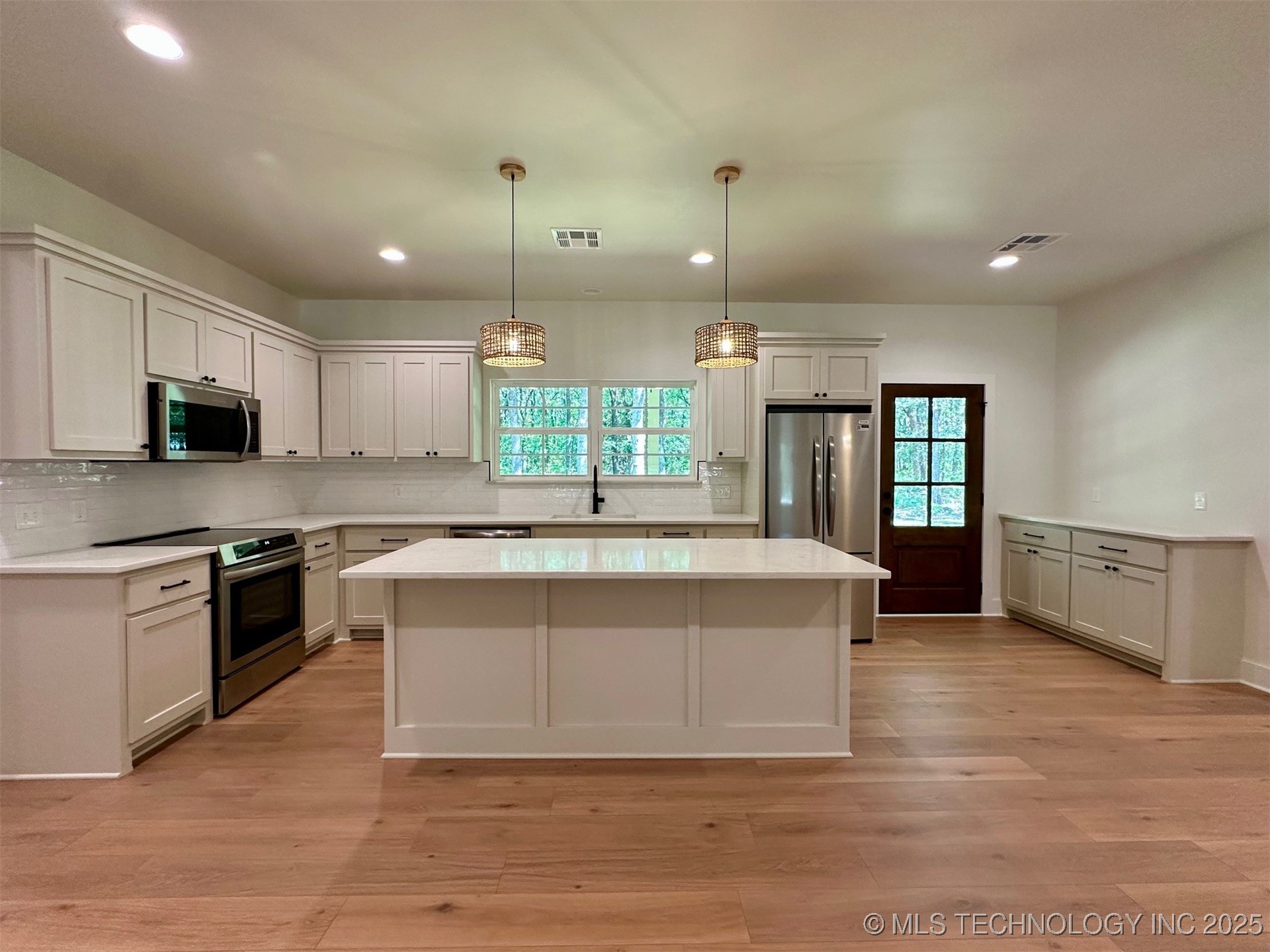 12443 Longboard Loop Property Photo 3