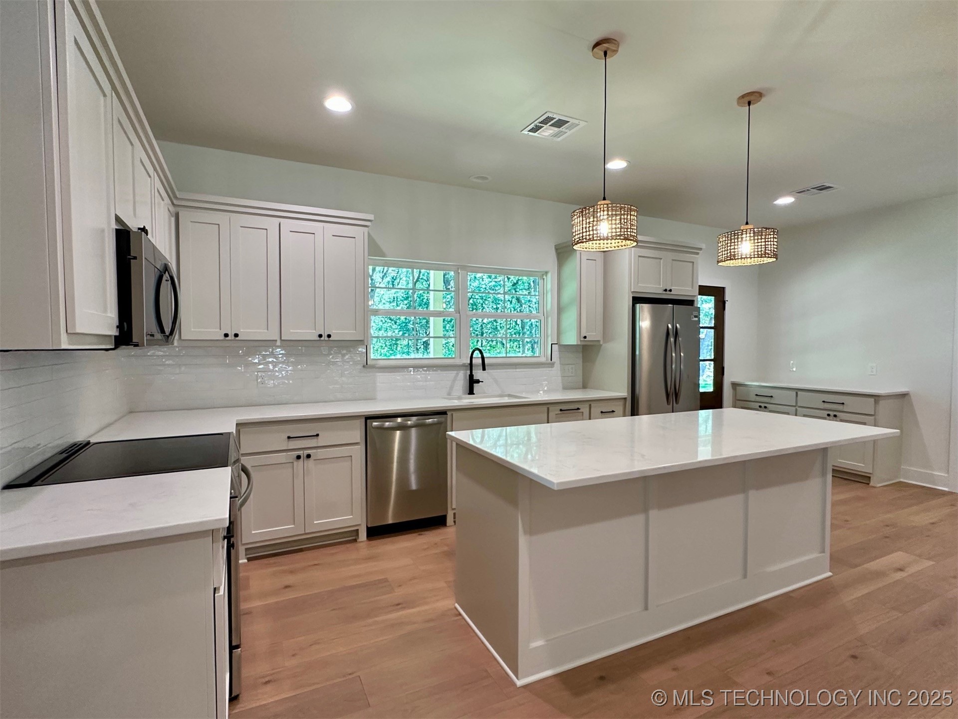 12443 Longboard Loop Property Photo 5