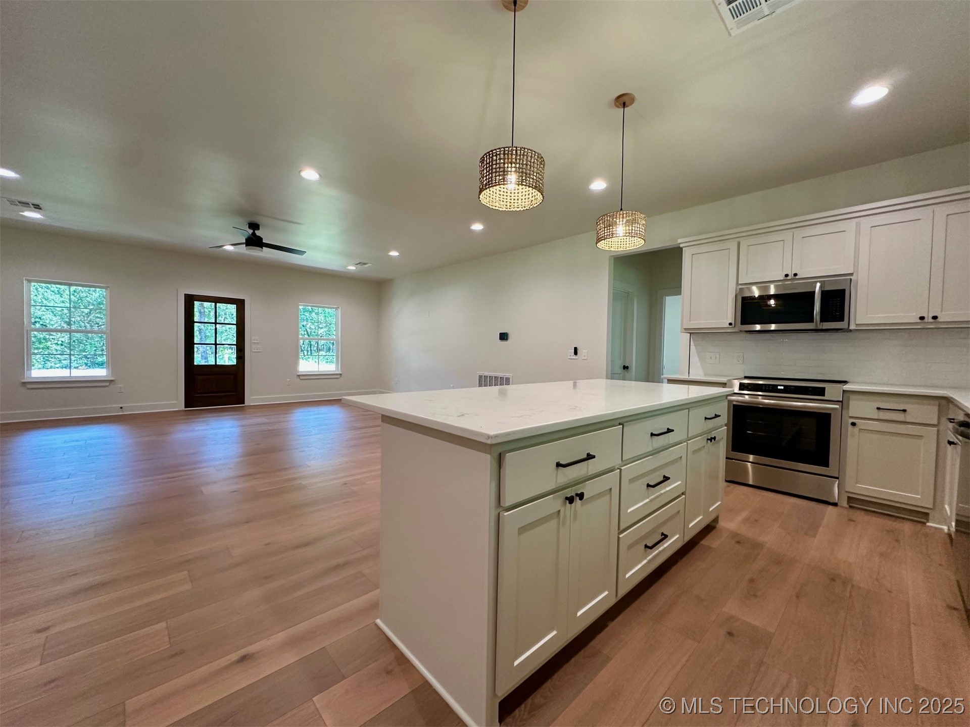 12443 Longboard Loop Property Photo 6