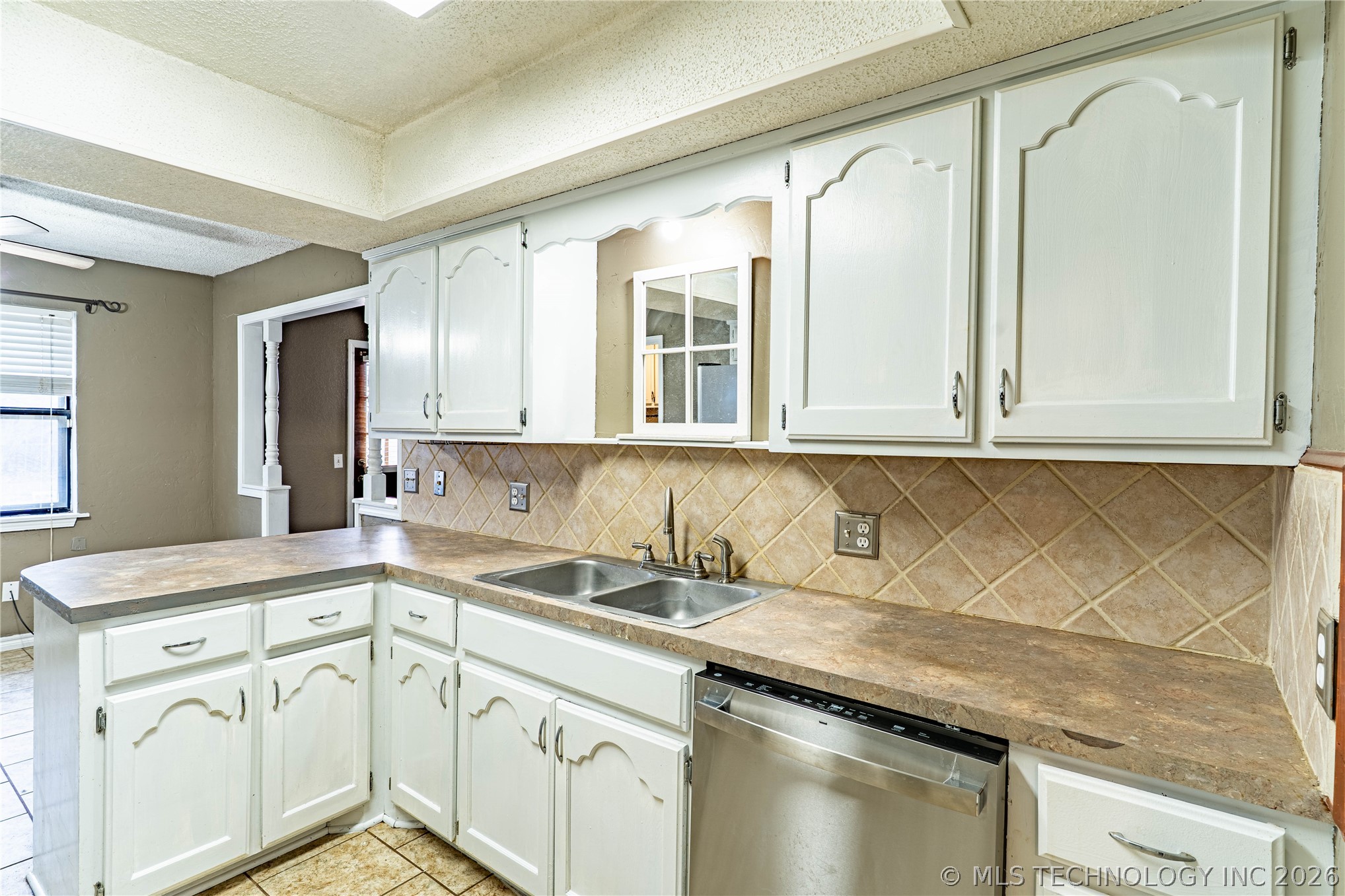 809 S Holmes Avenue Property Photo 7