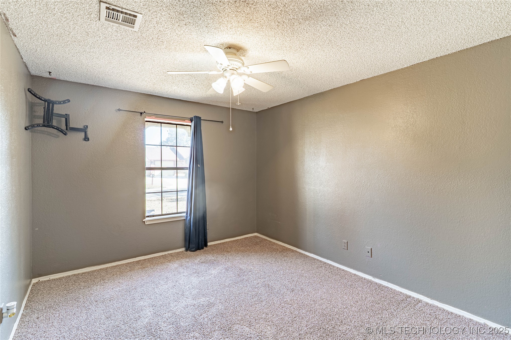 809 S Holmes Avenue Property Photo 17